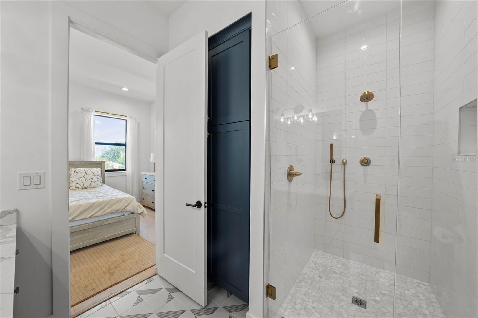 403 E DAVIS BLVD, TAMPA, FL, 33606