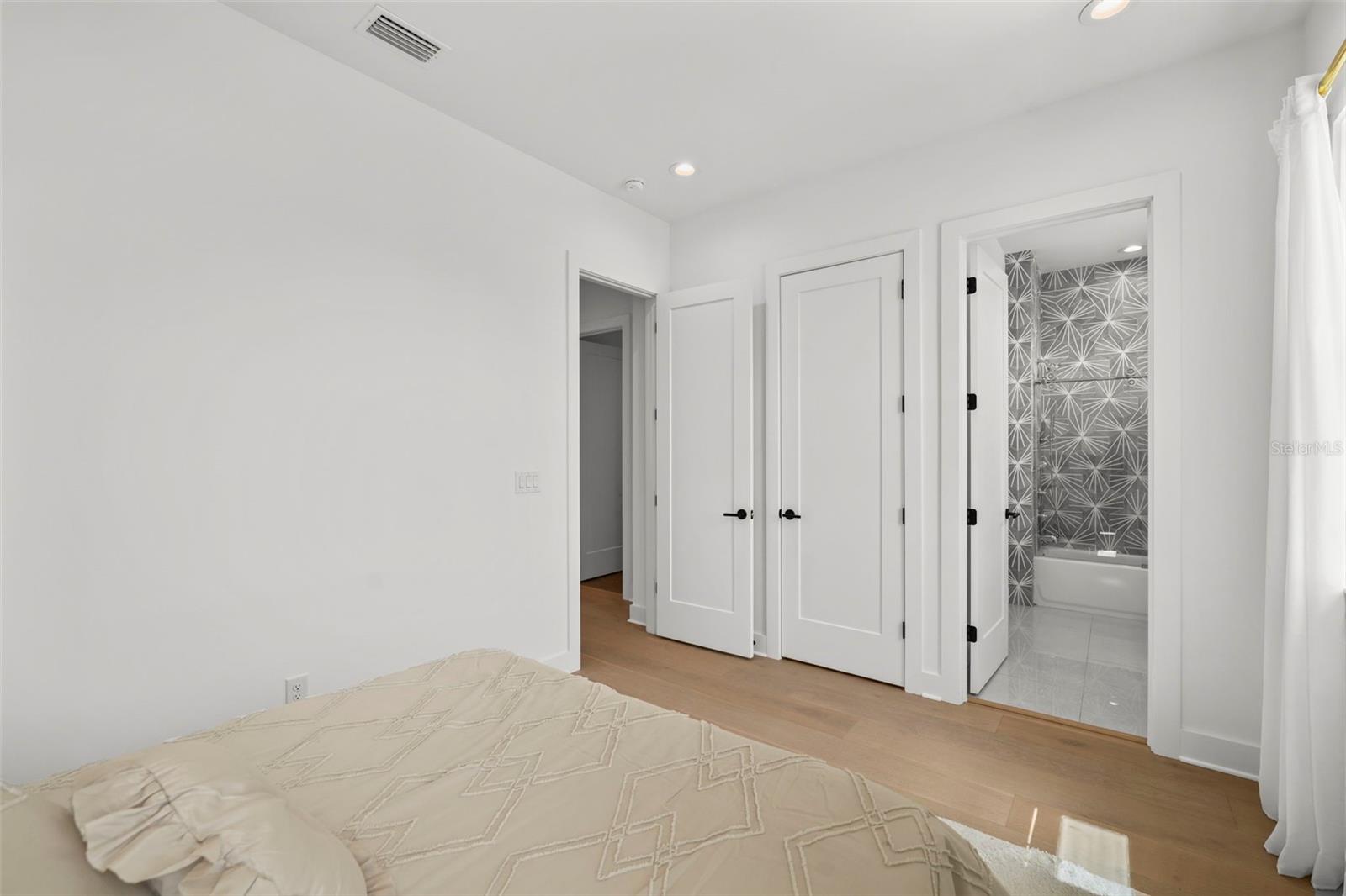 403 E DAVIS BLVD, TAMPA, FL, 33606