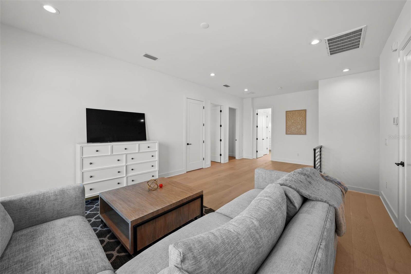 403 E DAVIS BLVD, TAMPA, FL, 33606