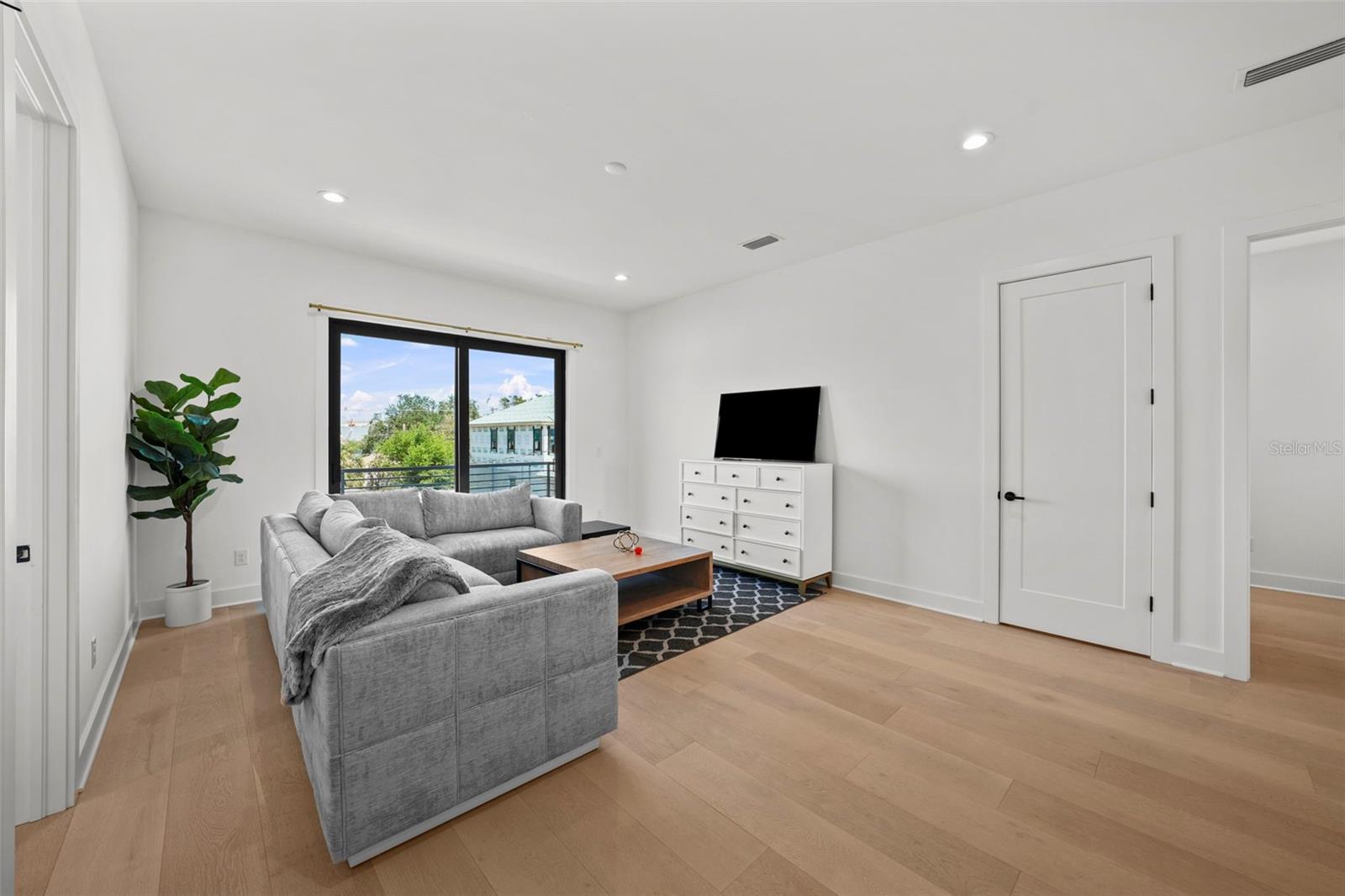 403 E DAVIS BLVD, TAMPA, FL, 33606