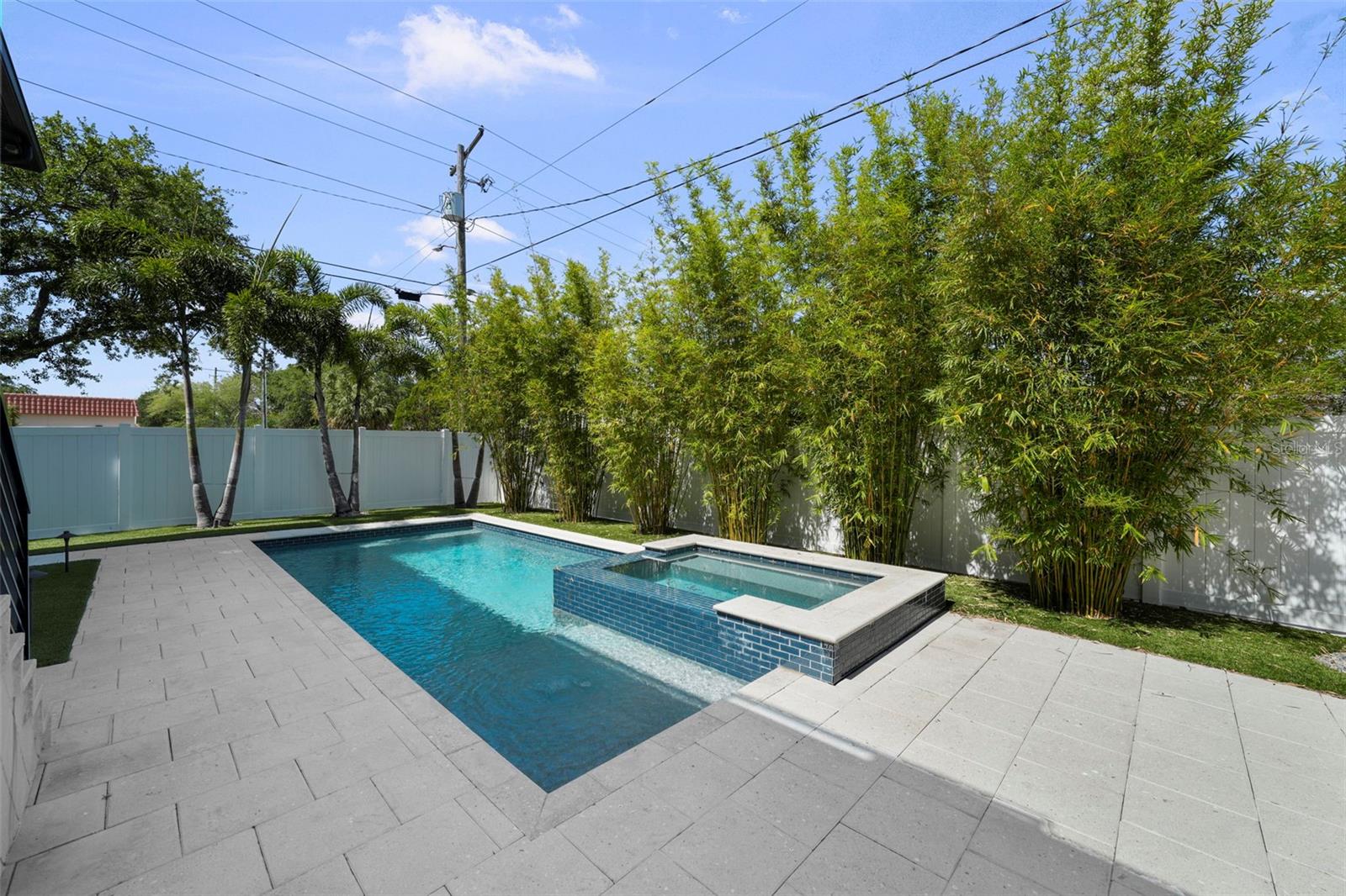 403 E DAVIS BLVD, TAMPA, FL, 33606