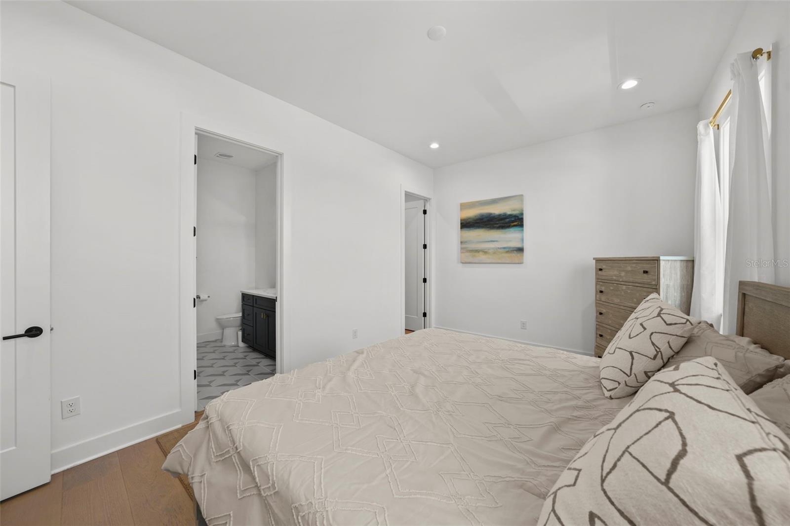 403 E DAVIS BLVD, TAMPA, FL, 33606