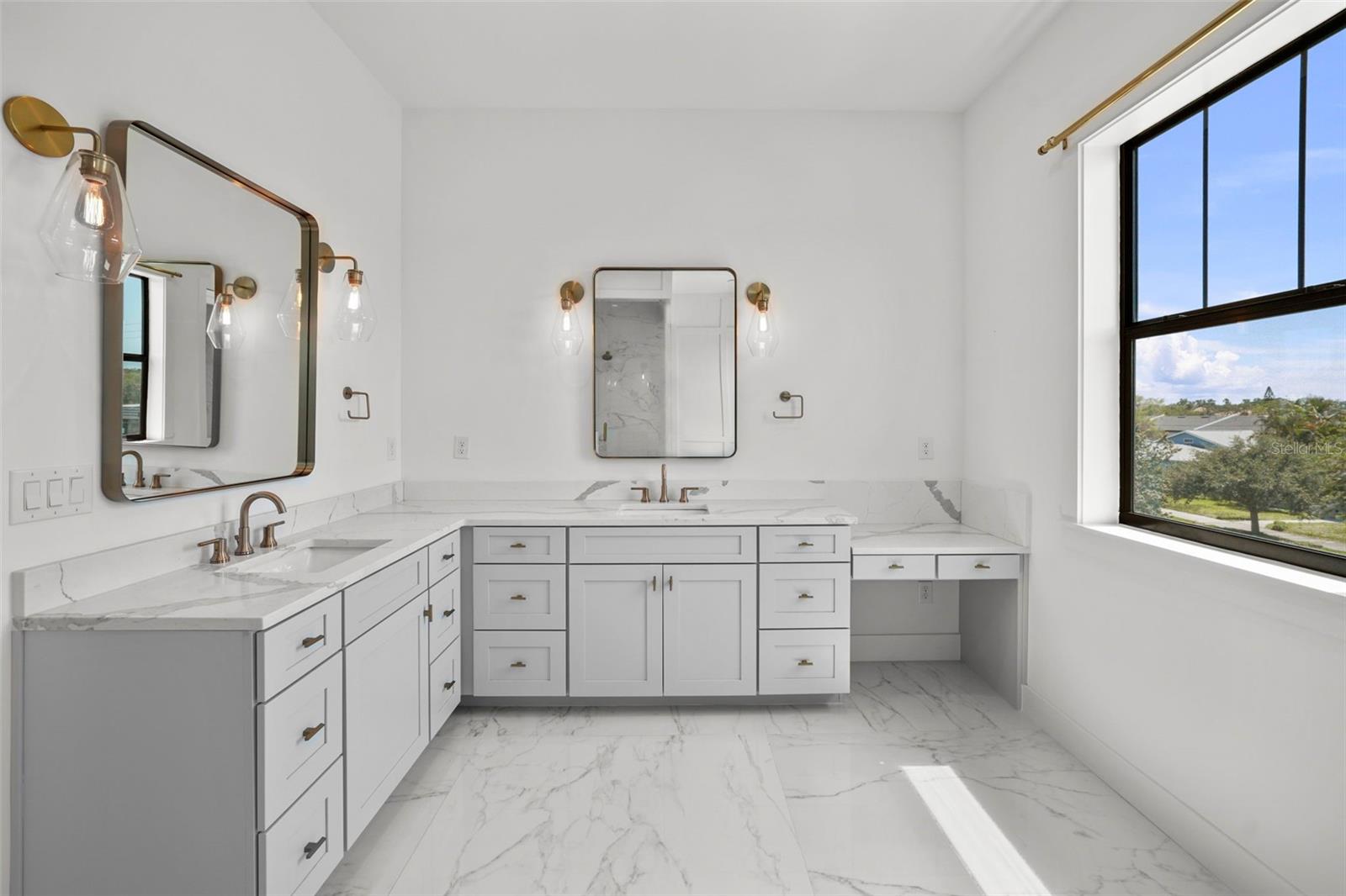 403 E DAVIS BLVD, TAMPA, FL, 33606