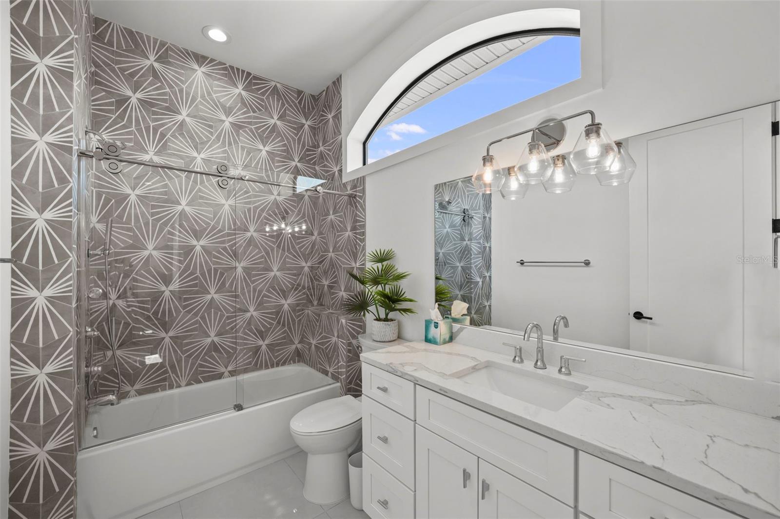 403 E DAVIS BLVD, TAMPA, FL, 33606