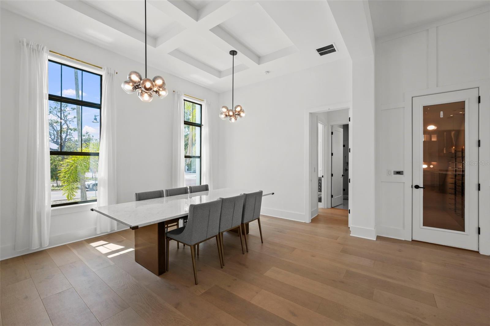 403 E DAVIS BLVD, TAMPA, FL, 33606