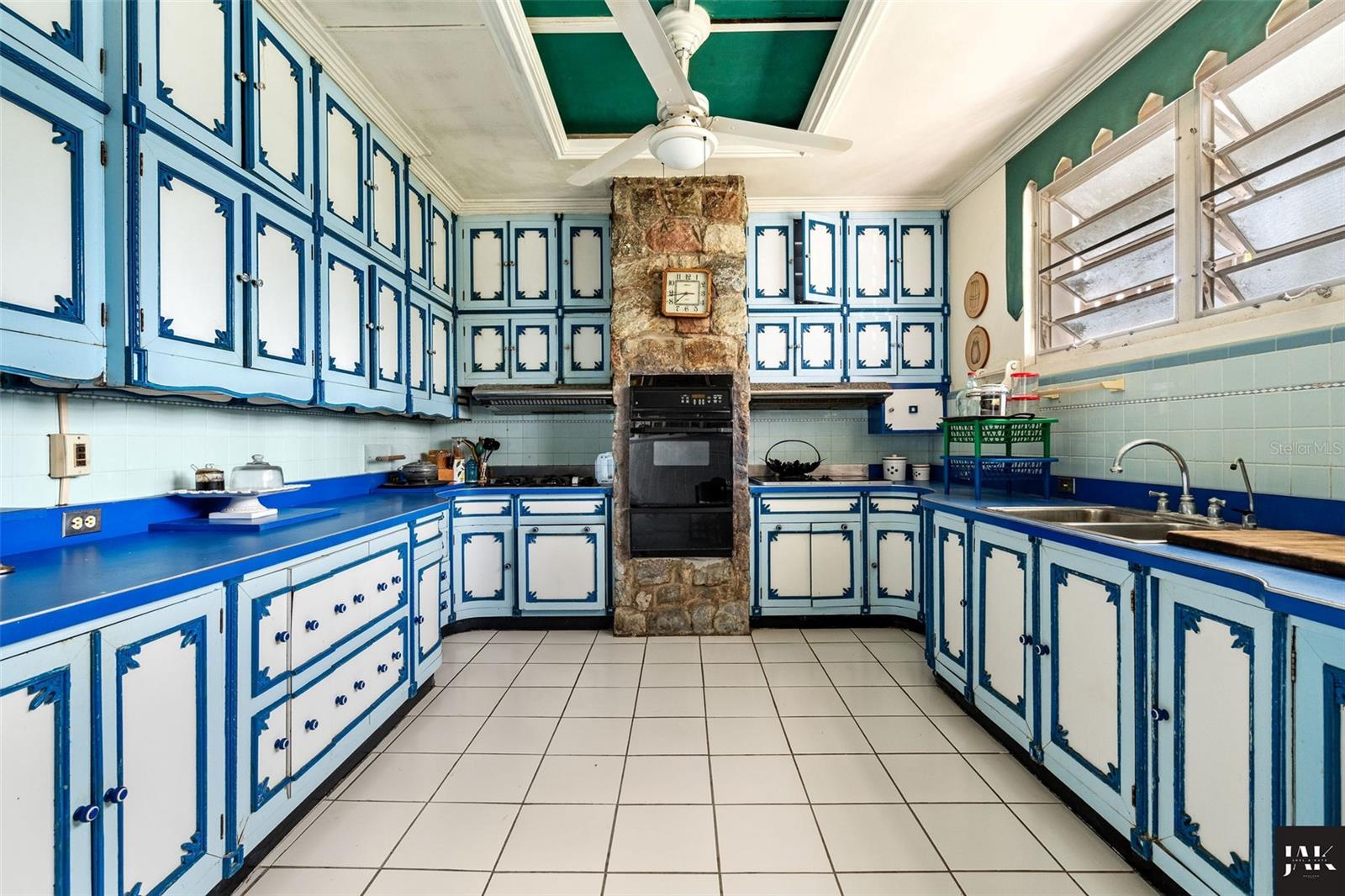 PR9113712 Property Photo