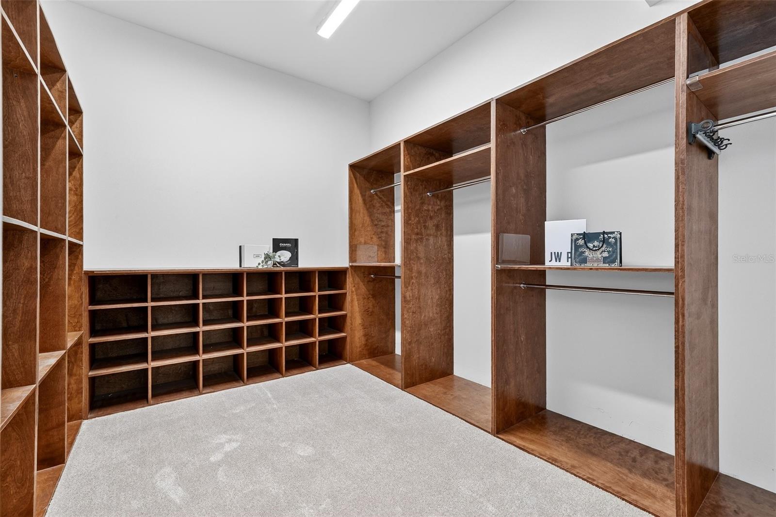 A4653120 Property Photo