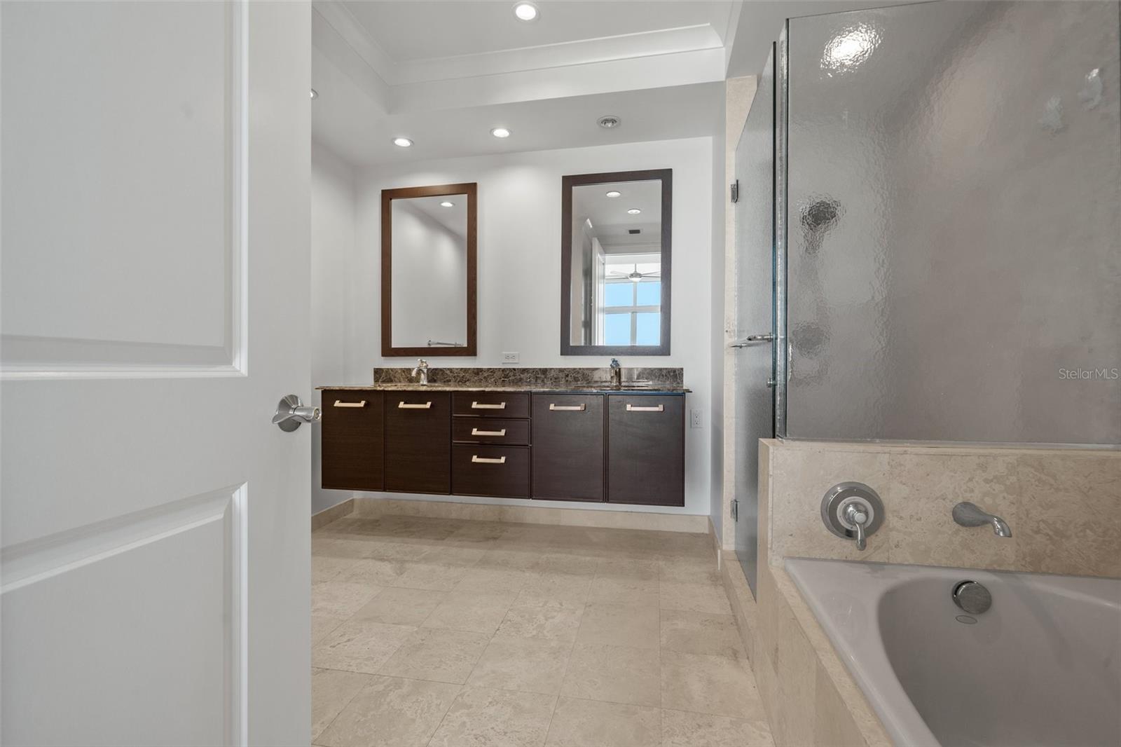 A4653120 Property Photo