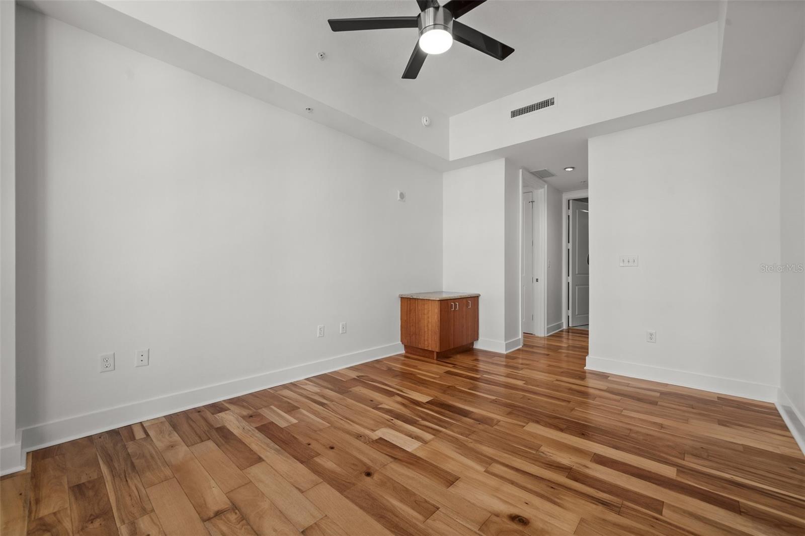 A4653120 Property Photo