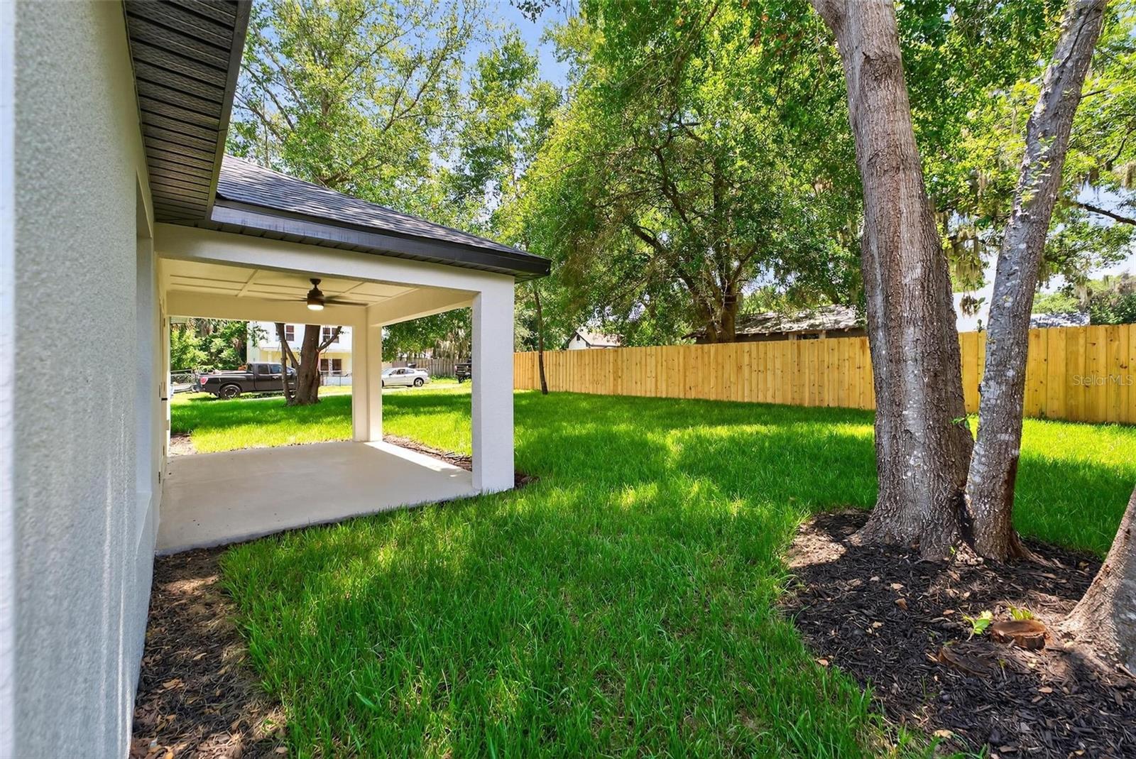 201 HILLSIDE AVE, UMATILLA, FL, 32784