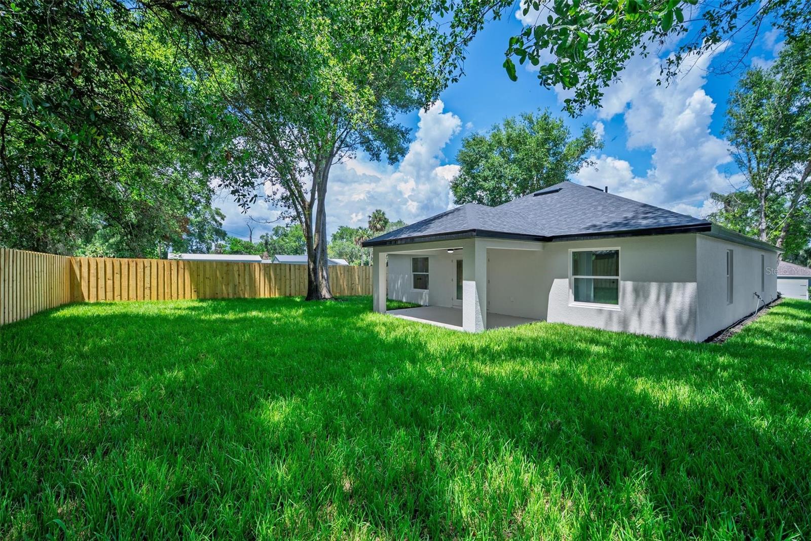 201 HILLSIDE AVE, UMATILLA, FL, 32784