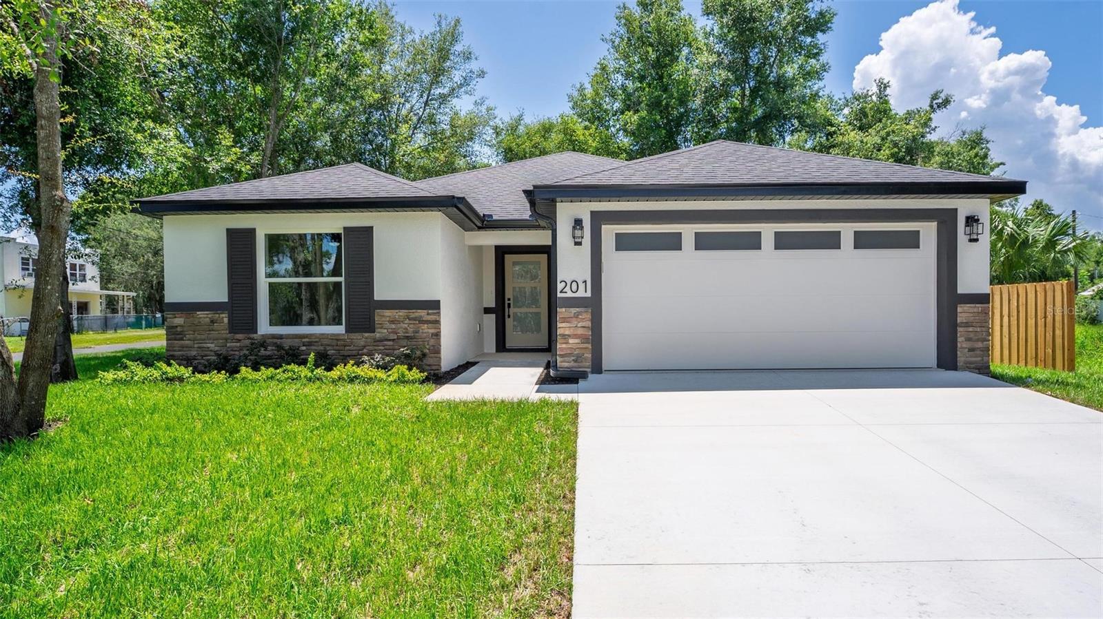 201 HILLSIDE AVE, UMATILLA, FL, 32784