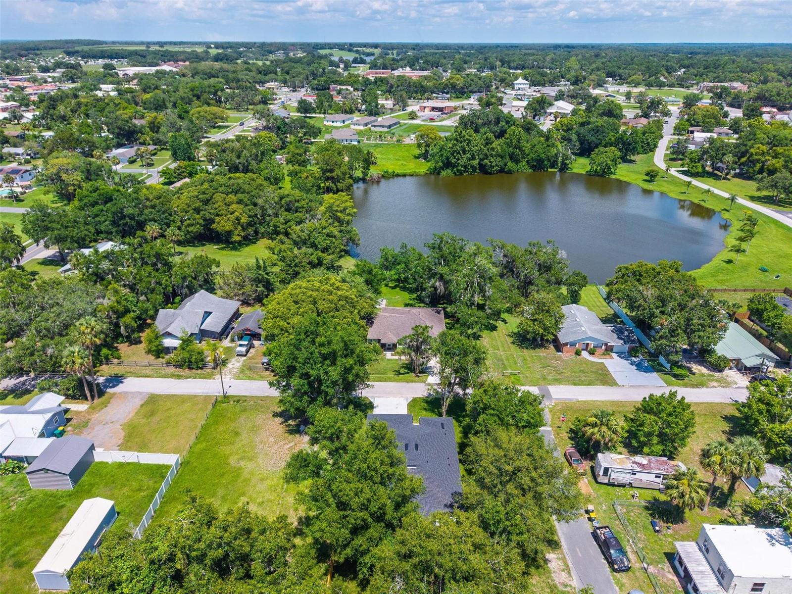 201 HILLSIDE AVE, UMATILLA, FL, 32784