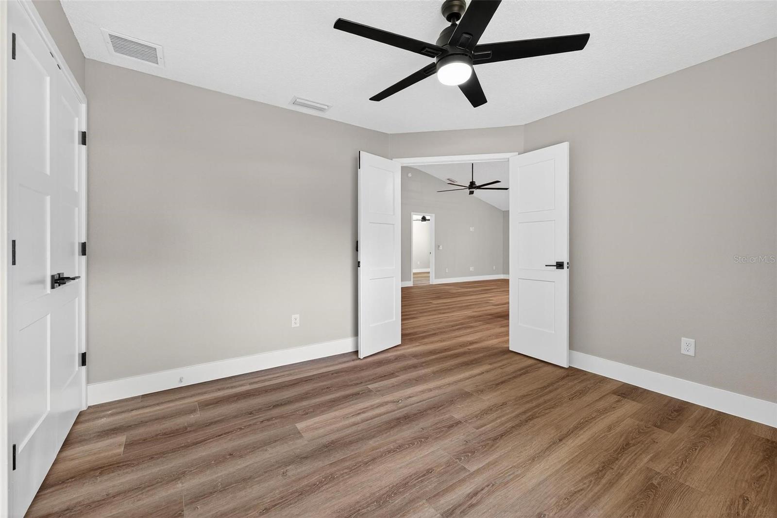 201 HILLSIDE AVE, UMATILLA, FL, 32784