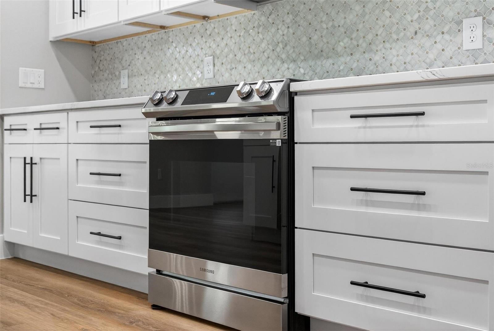 201 HILLSIDE AVE, UMATILLA, FL, 32784