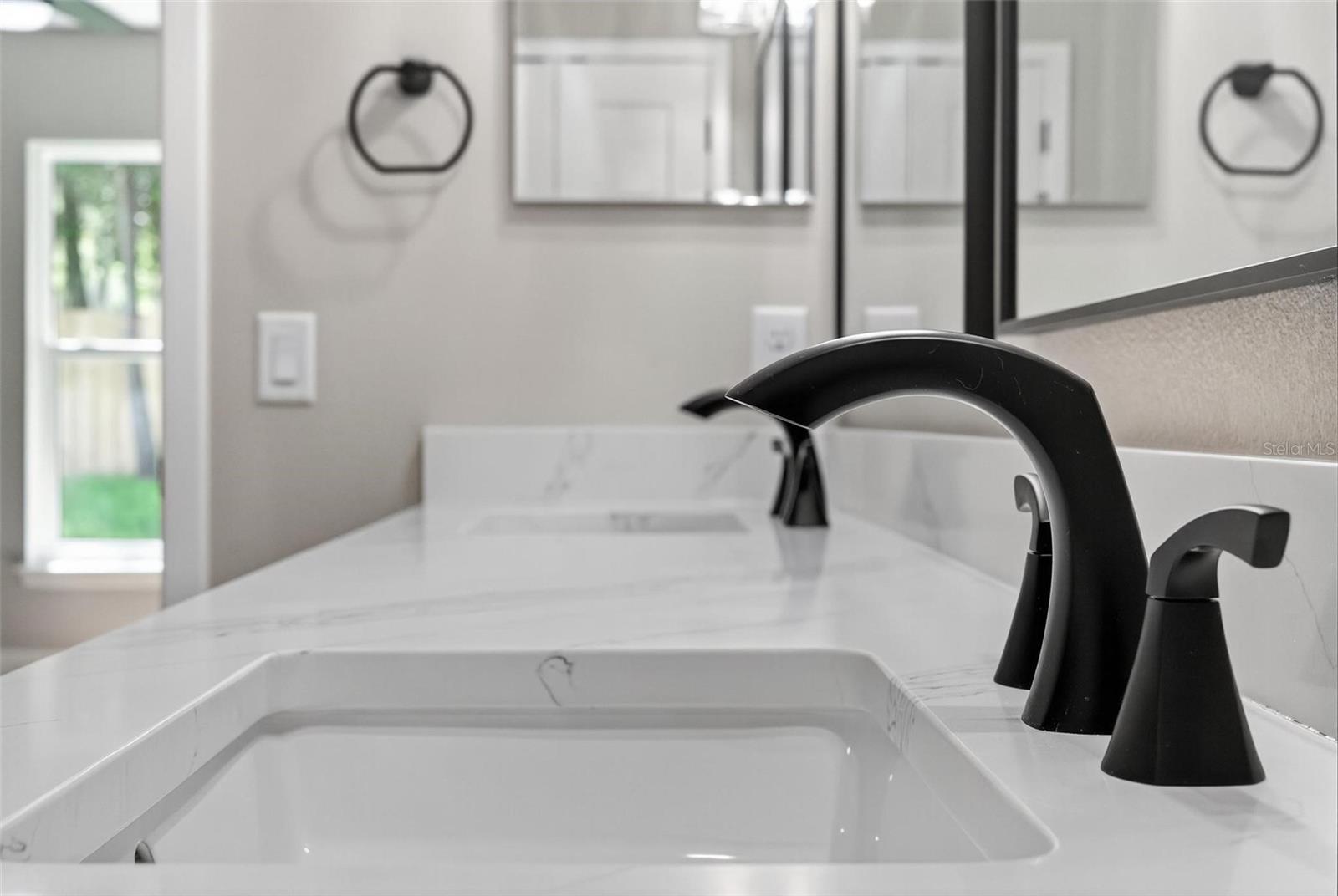 201 HILLSIDE AVE, UMATILLA, FL, 32784