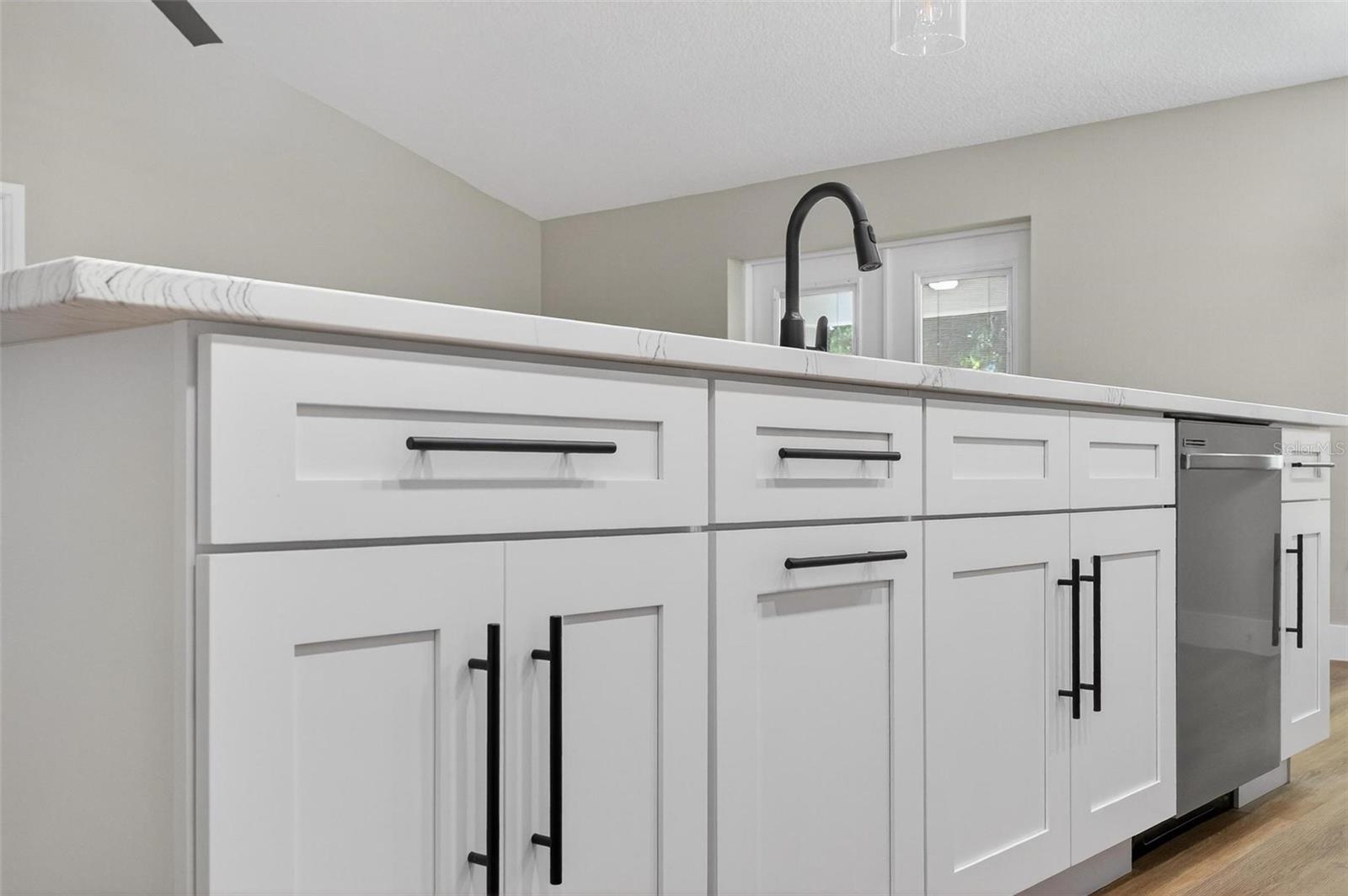 201 HILLSIDE AVE, UMATILLA, FL, 32784