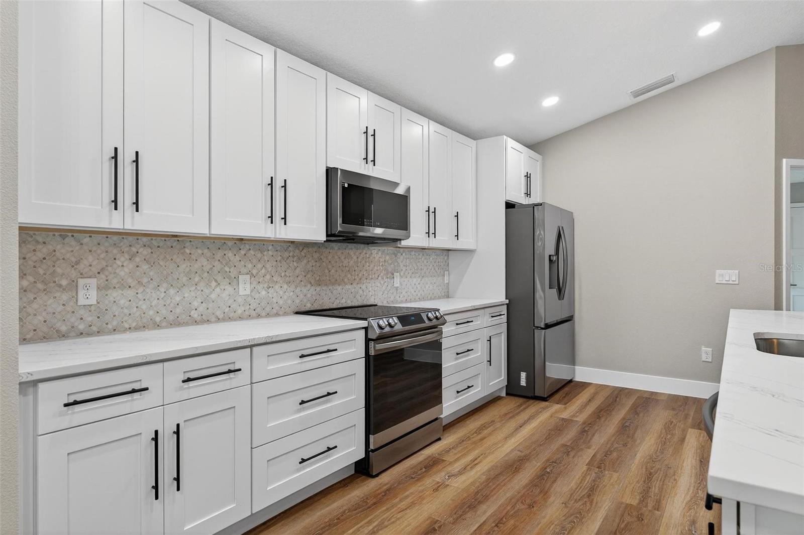 201 HILLSIDE AVE, UMATILLA, FL, 32784