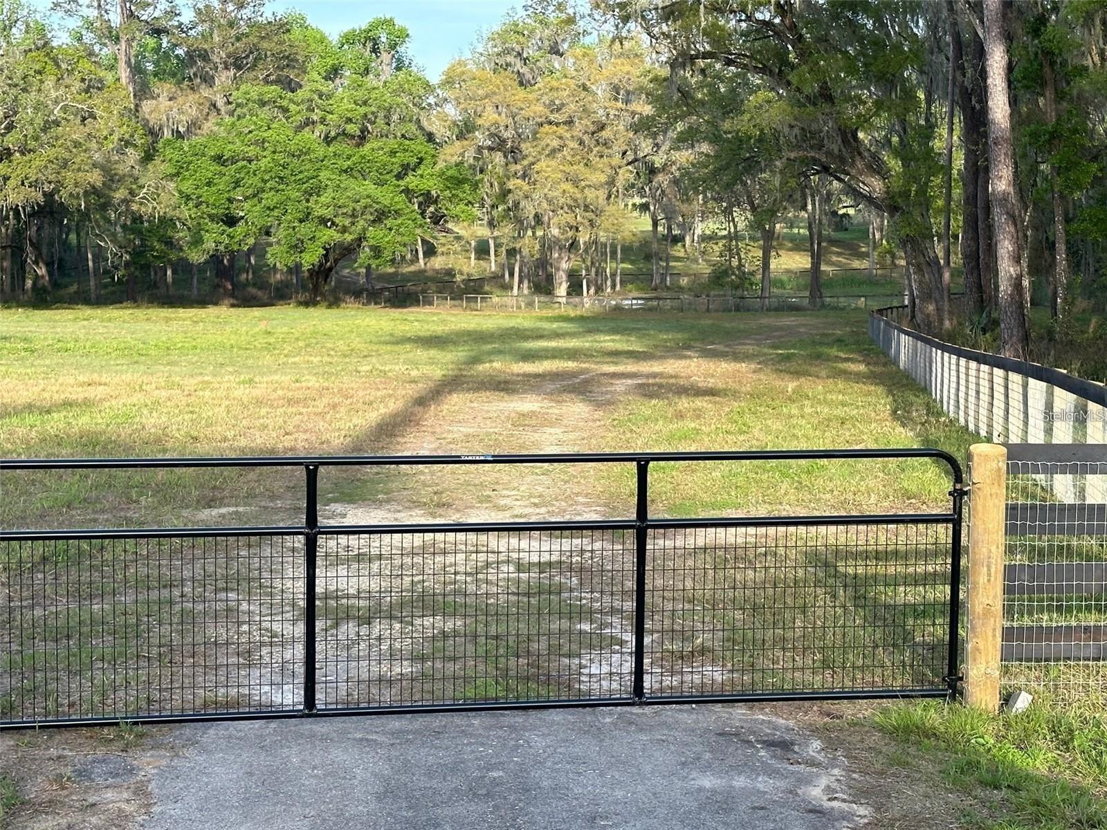 5201 W HIGHWAY 329, REDDICK, FL, 32686