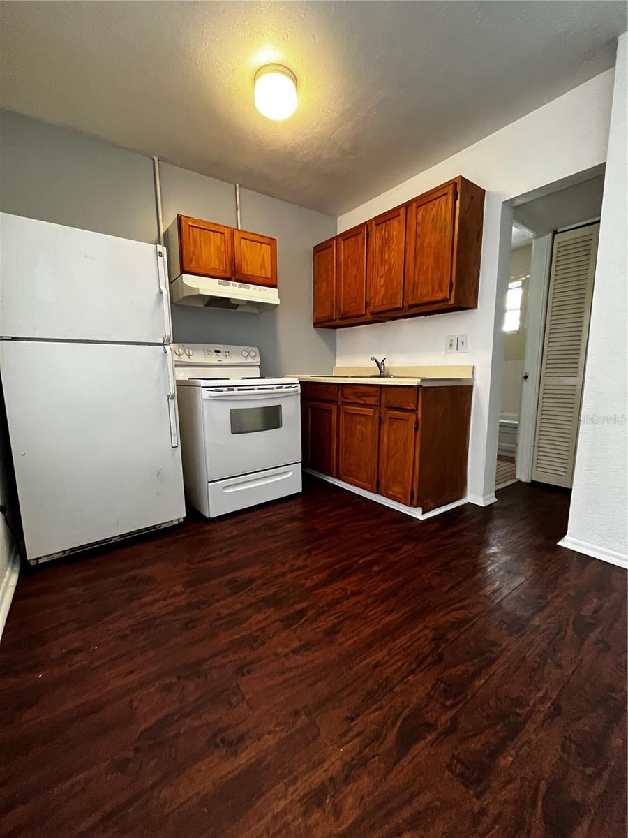 1437 GULF TO BAY BLVD #B, CLEARWATER, FL, 33755
