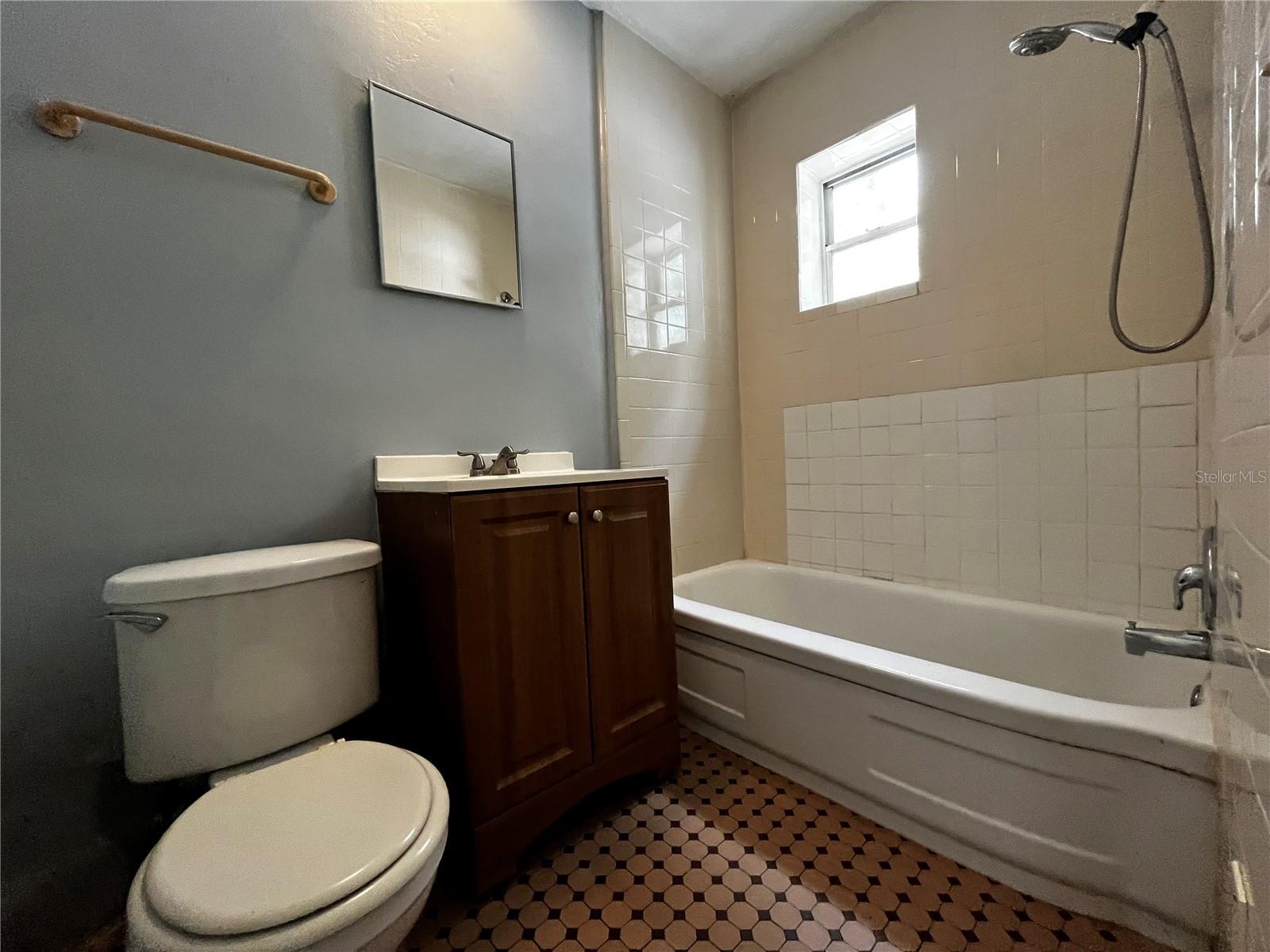 1437 GULF TO BAY BLVD #B, CLEARWATER, FL, 33755