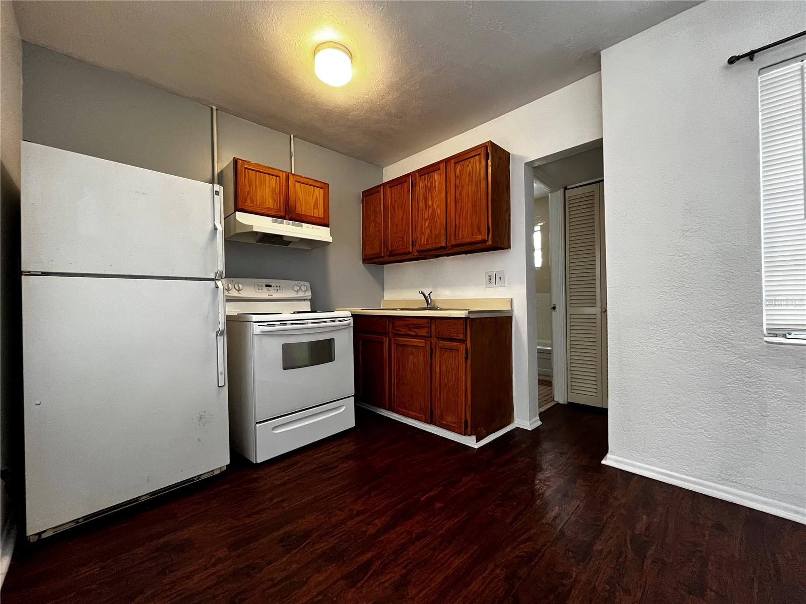 1437 GULF TO BAY BLVD #B, CLEARWATER, FL, 33755