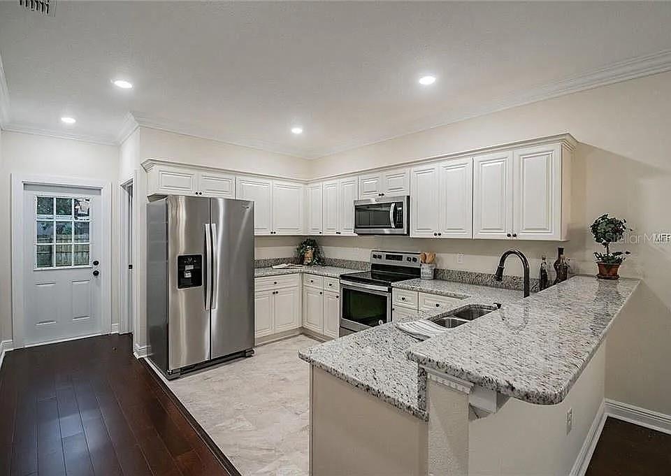 1420 E FRIERSON AVE, TAMPA, FL, 33603