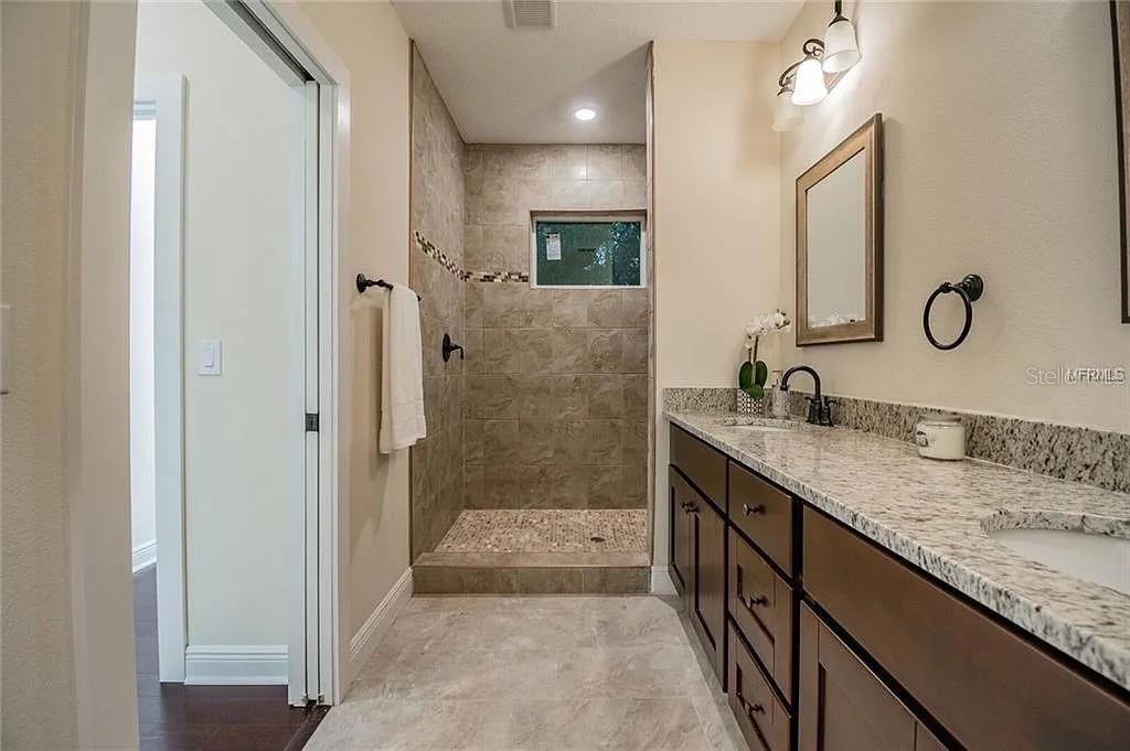 1420 E FRIERSON AVE, TAMPA, FL, 33603