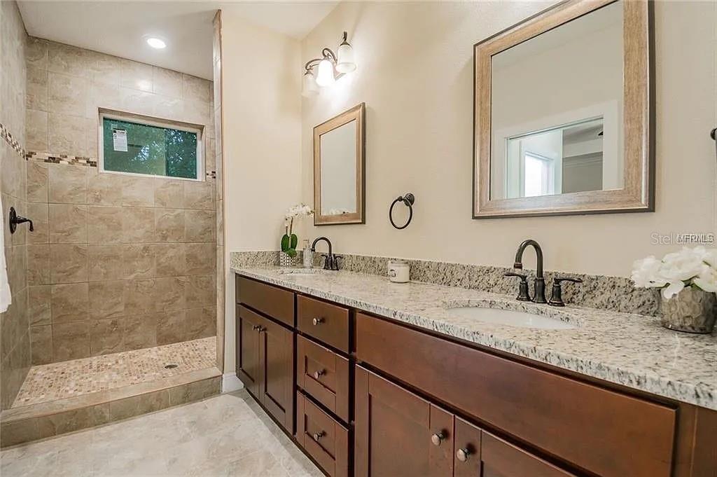 1420 E FRIERSON AVE, TAMPA, FL, 33603