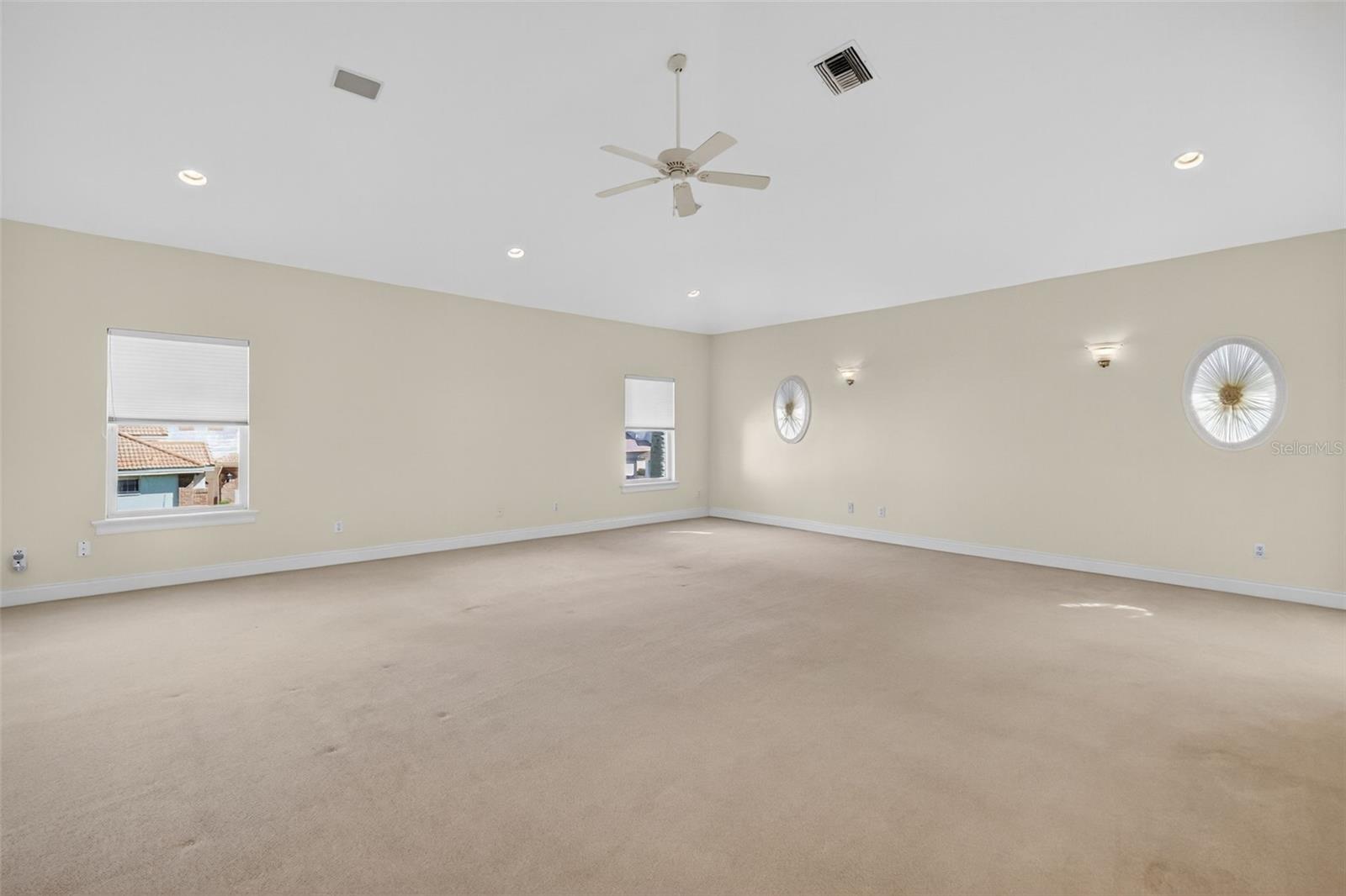 1861 EDGEWATER DR, MOUNT DORA, FL, 32757