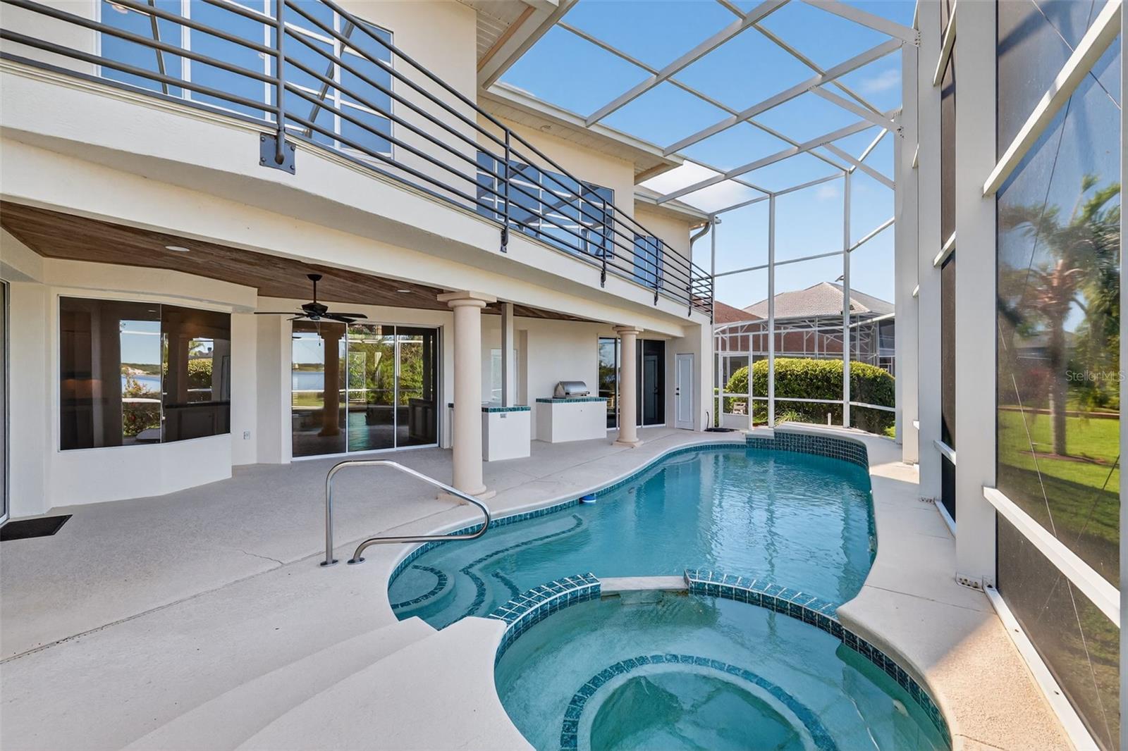 1861 EDGEWATER DR, MOUNT DORA, FL, 32757