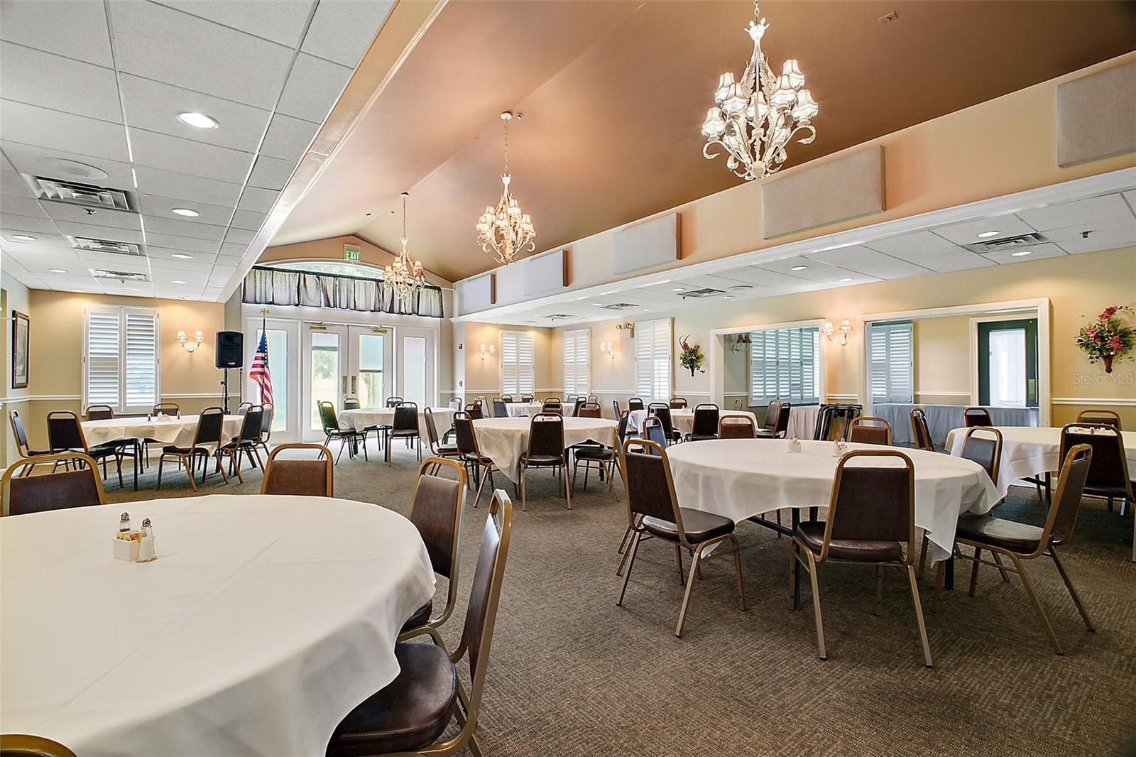 1861 EDGEWATER DR, MOUNT DORA, FL, 32757