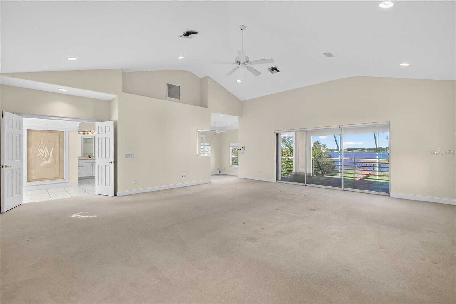 1861 EDGEWATER DR, MOUNT DORA, FL, 32757