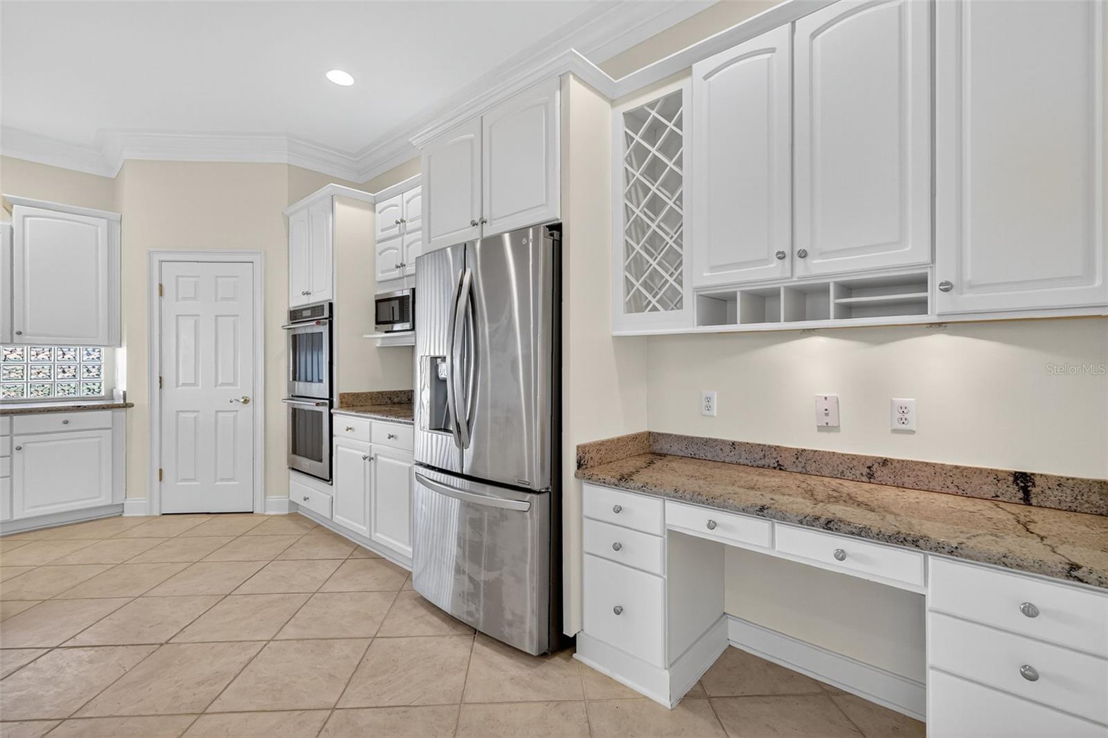 1861 EDGEWATER DR, MOUNT DORA, FL, 32757