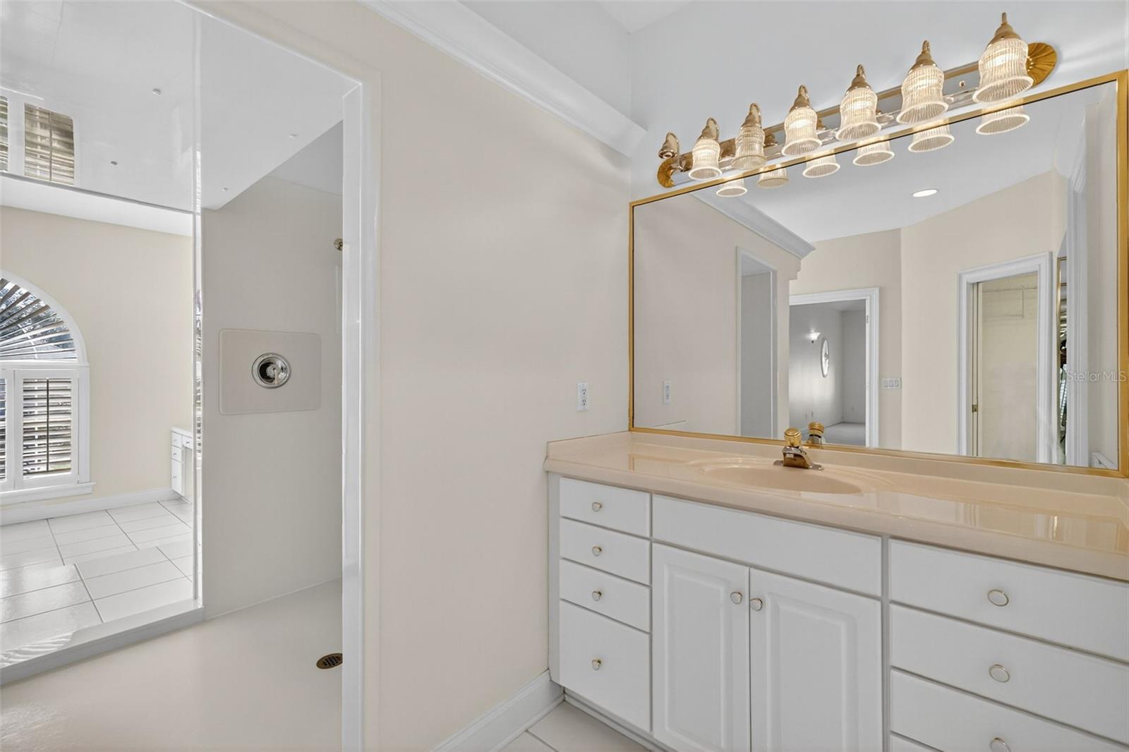 1861 EDGEWATER DR, MOUNT DORA, FL, 32757