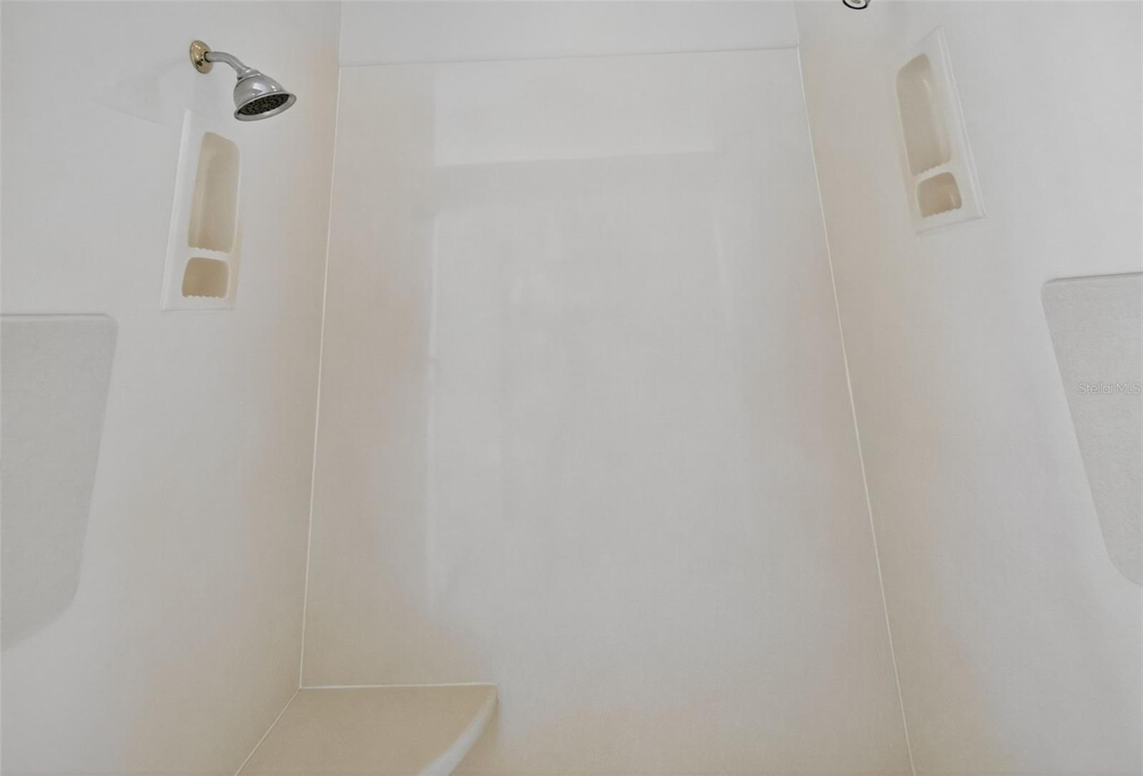 1861 EDGEWATER DR, MOUNT DORA, FL, 32757