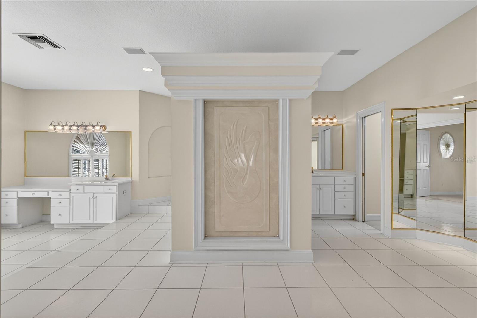 1861 EDGEWATER DR, MOUNT DORA, FL, 32757