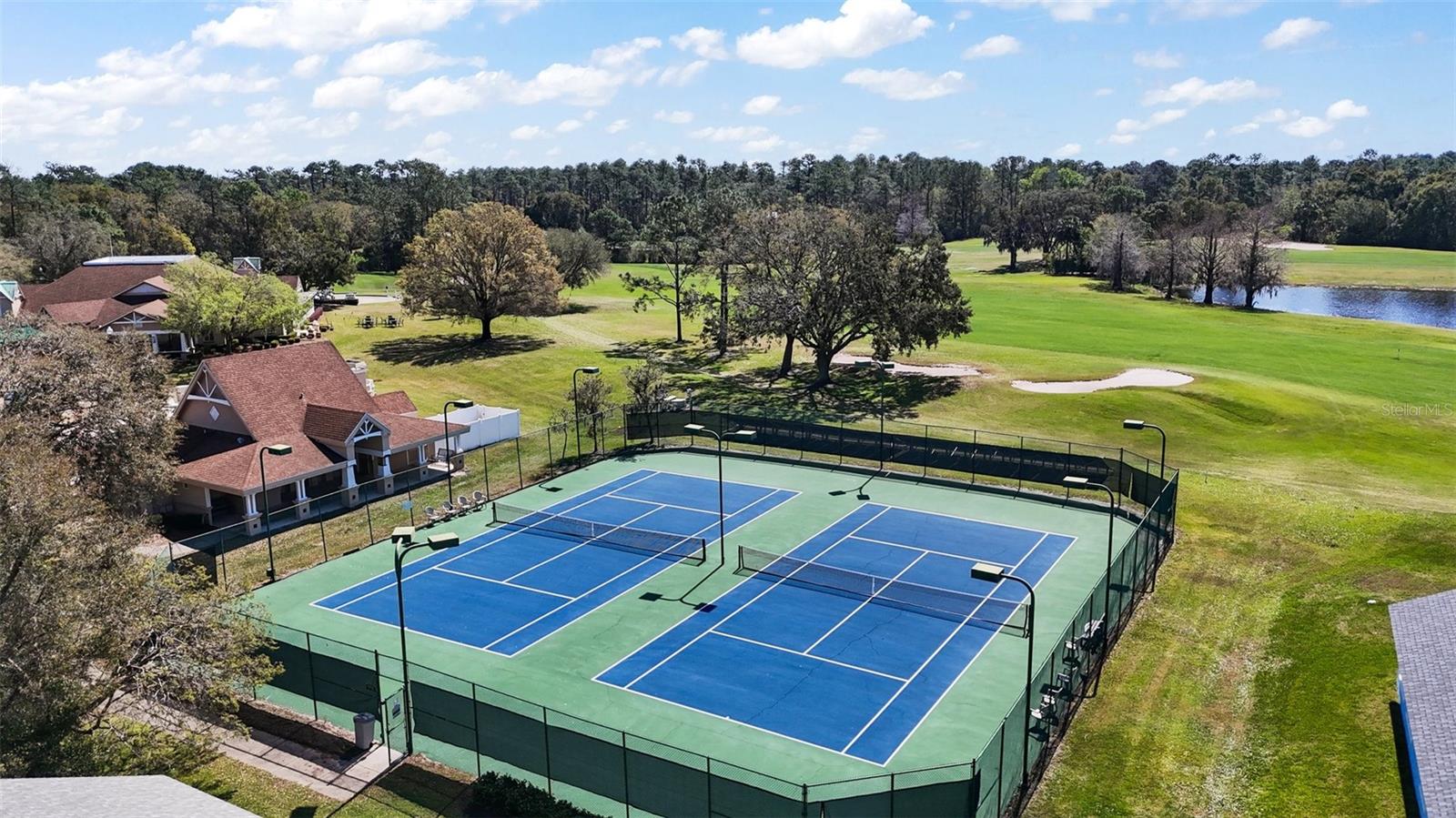 1861 EDGEWATER DR, MOUNT DORA, FL, 32757