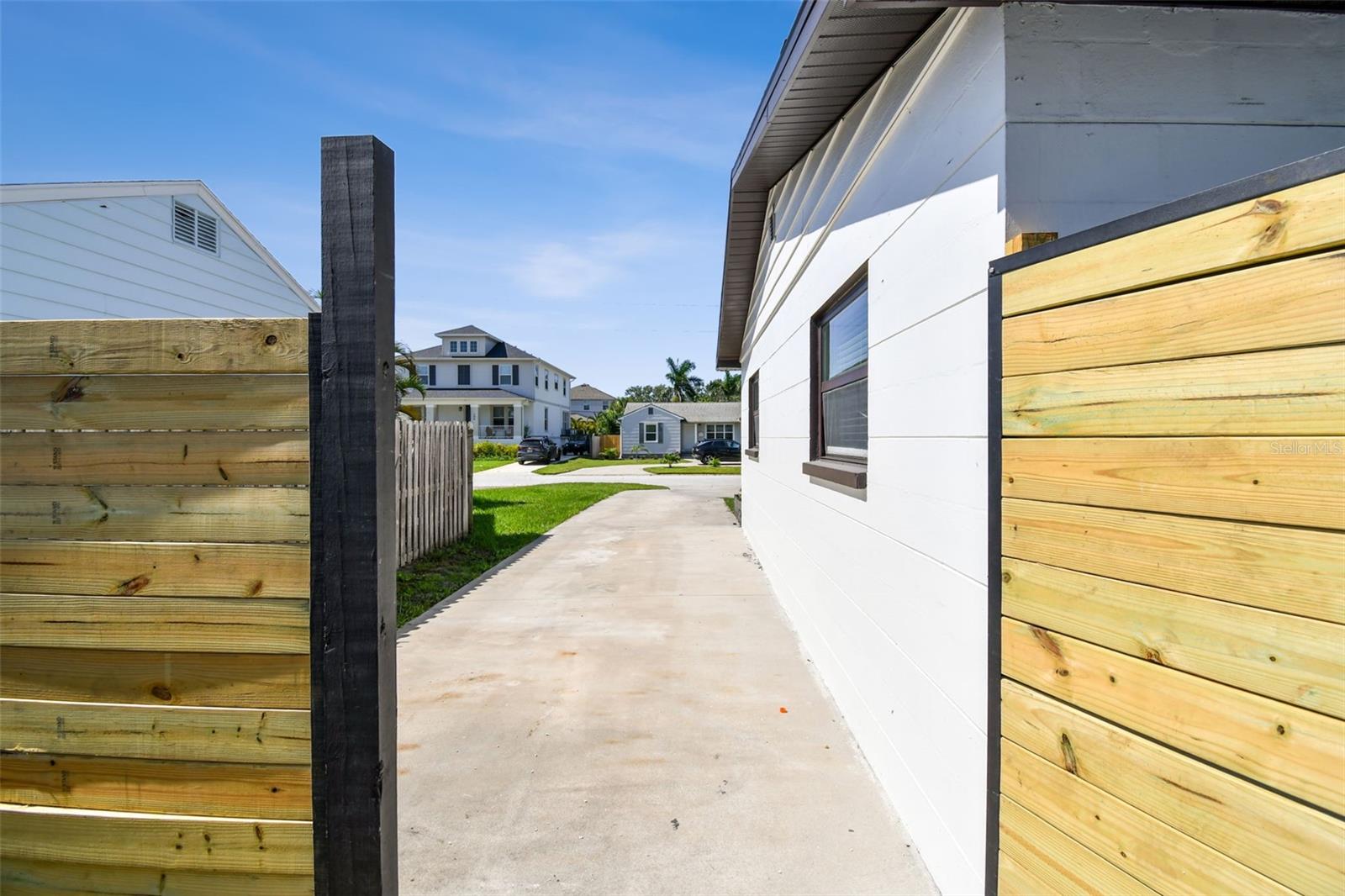 775 39TH AVE NE, ST PETERSBURG, FL, 33703