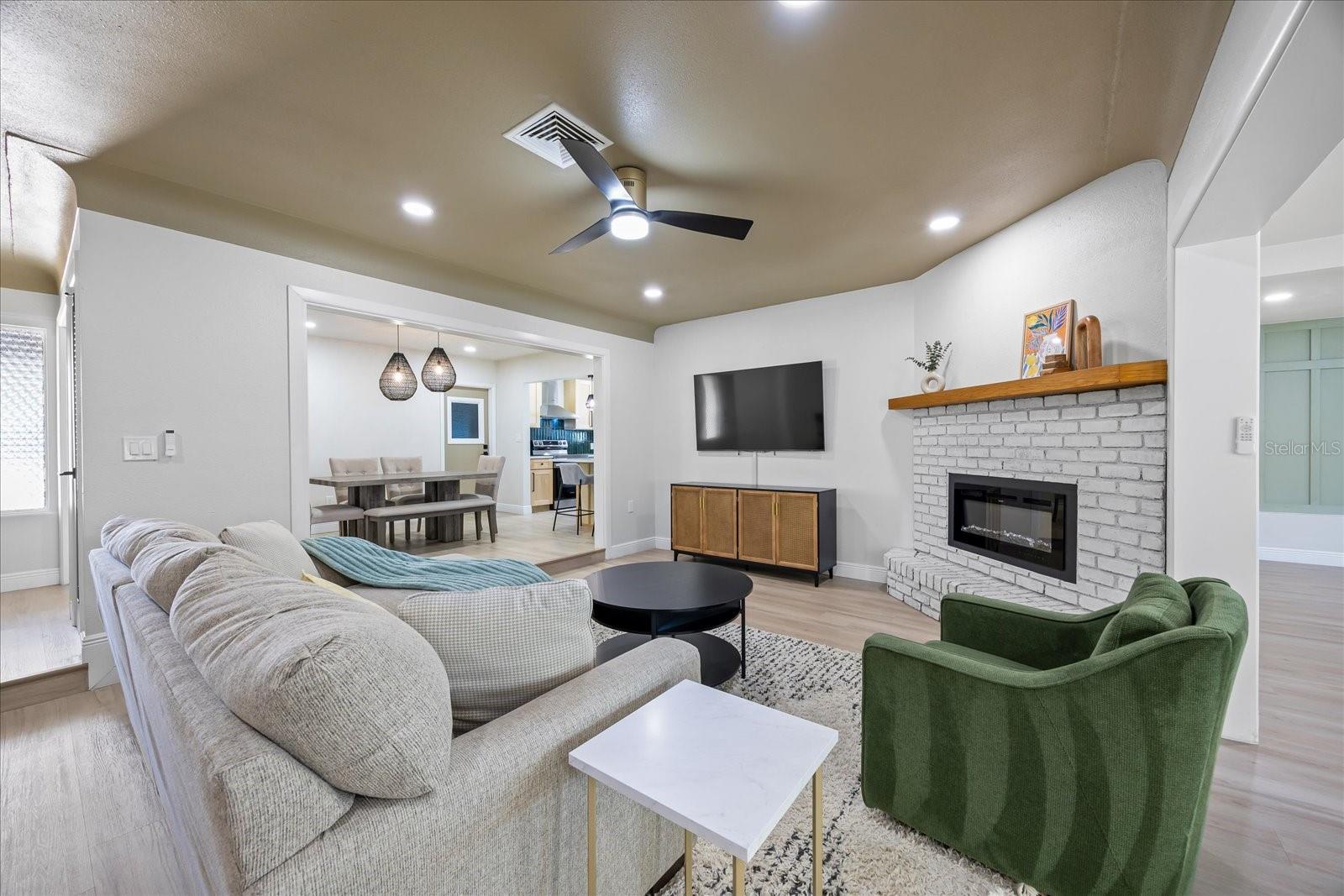 TB8387804 Property Photo