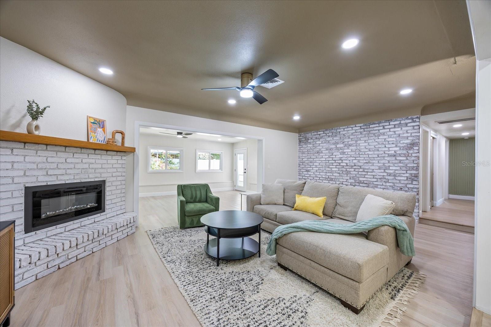 TB8387804 Property Photo