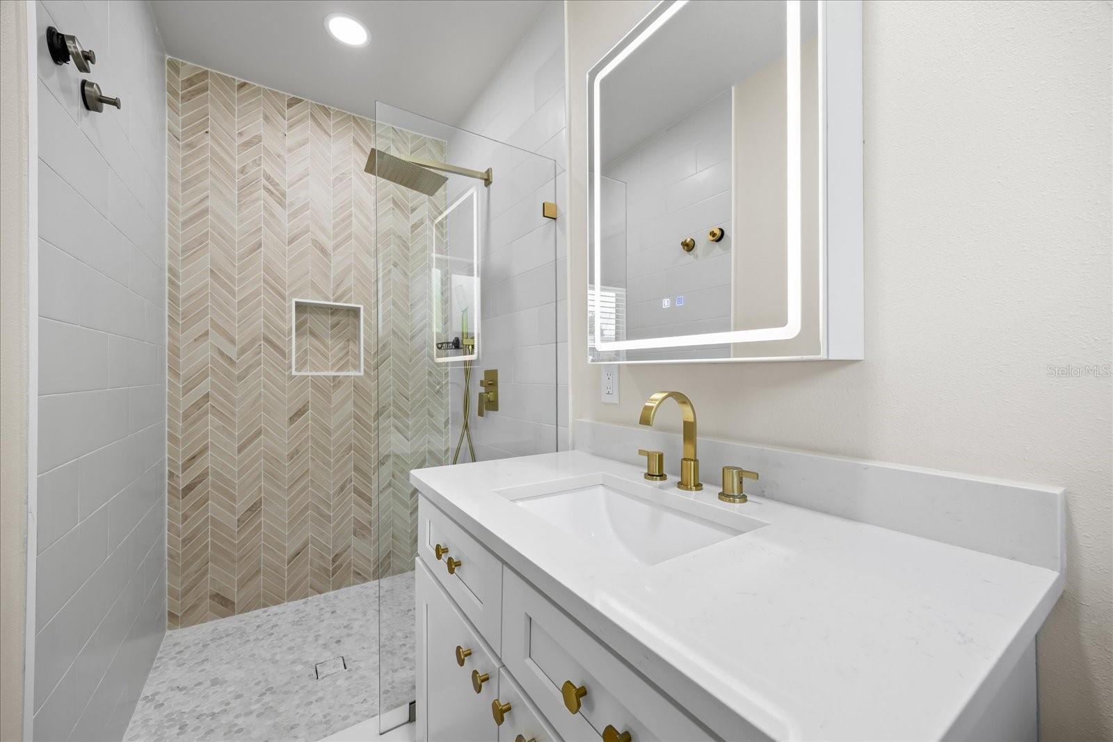 TB8387804 Property Photo