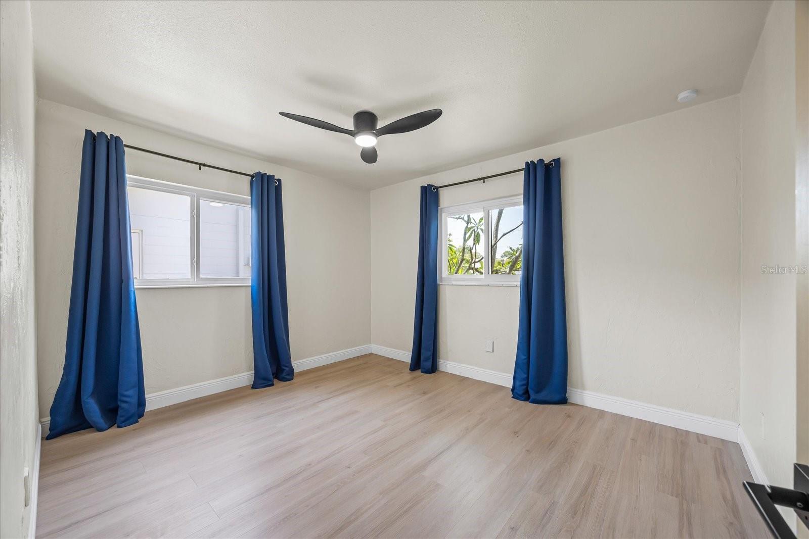 TB8387804 Property Photo