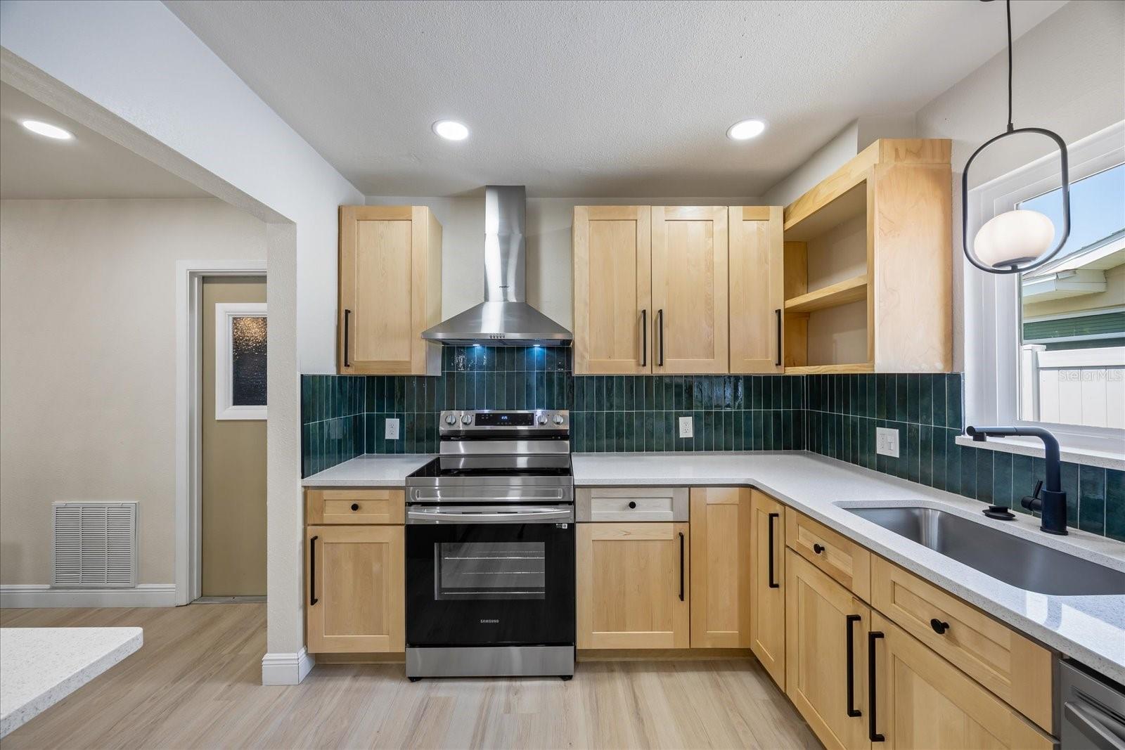 TB8387804 Property Photo