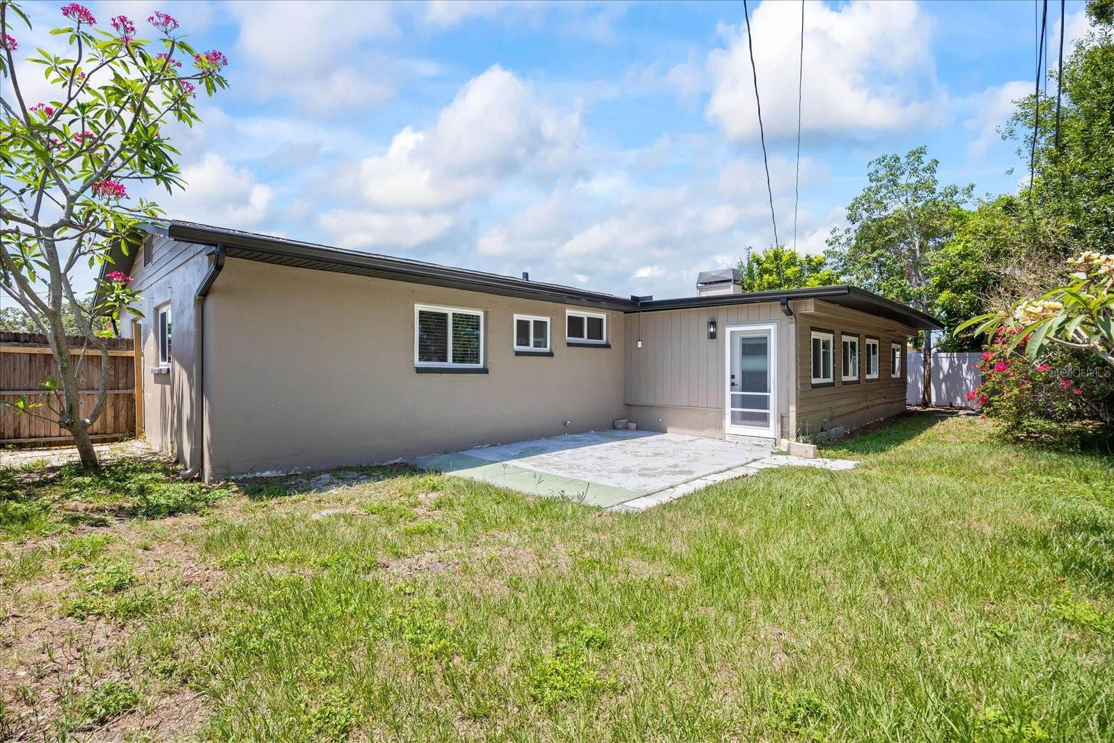 TB8387804 Property Photo