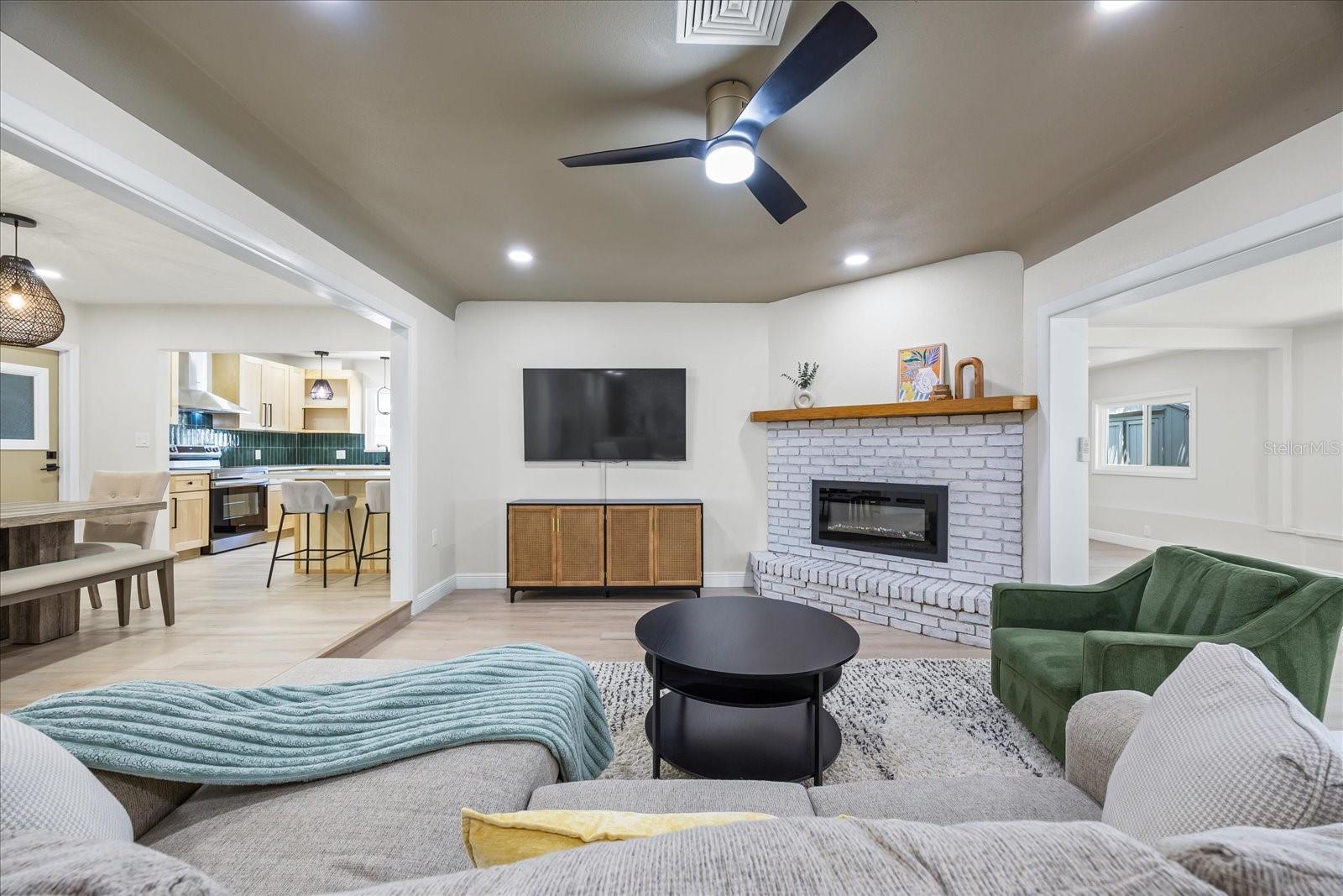 TB8387804 Property Photo