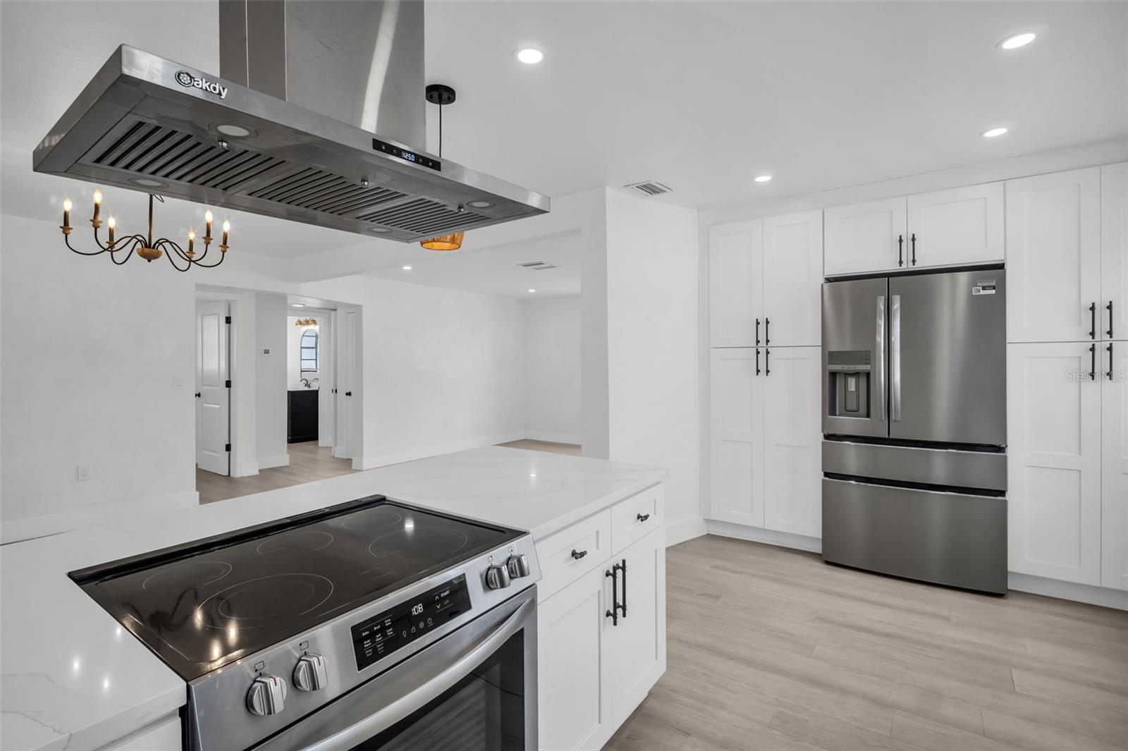 4000 GROVE ST S, ST PETERSBURG, FL, 33705