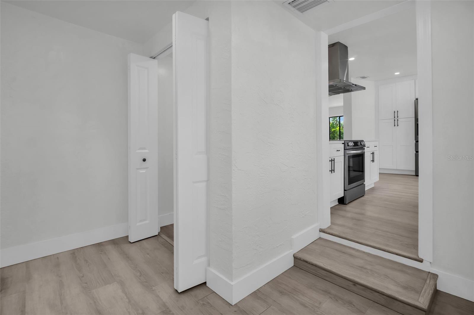 4000 GROVE ST S, ST PETERSBURG, FL, 33705