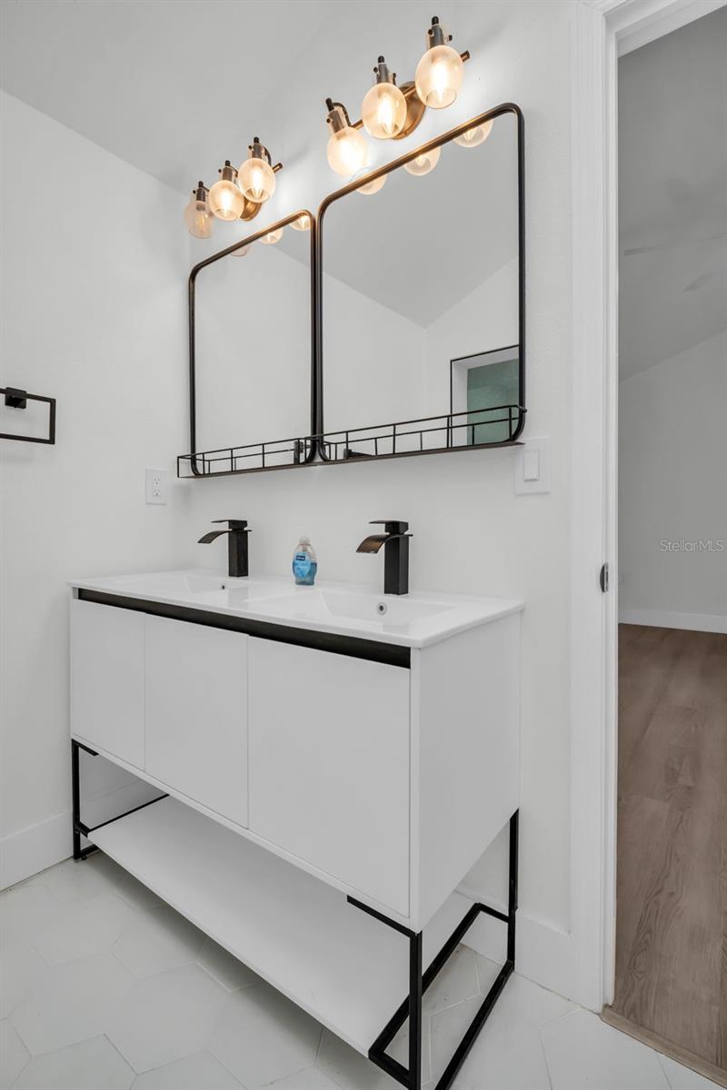 4000 GROVE ST S, ST PETERSBURG, FL, 33705