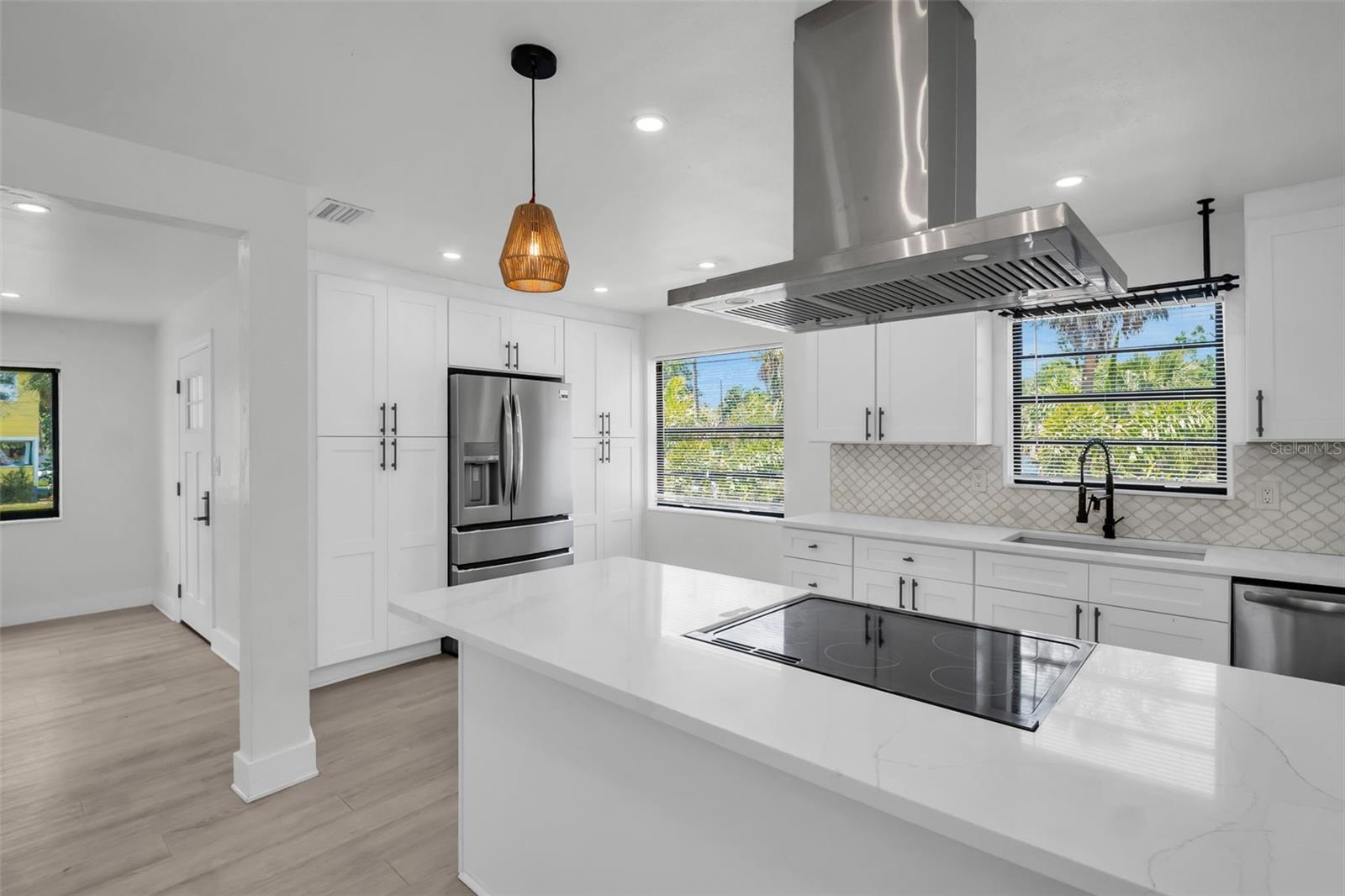 4000 GROVE ST S, ST PETERSBURG, FL, 33705